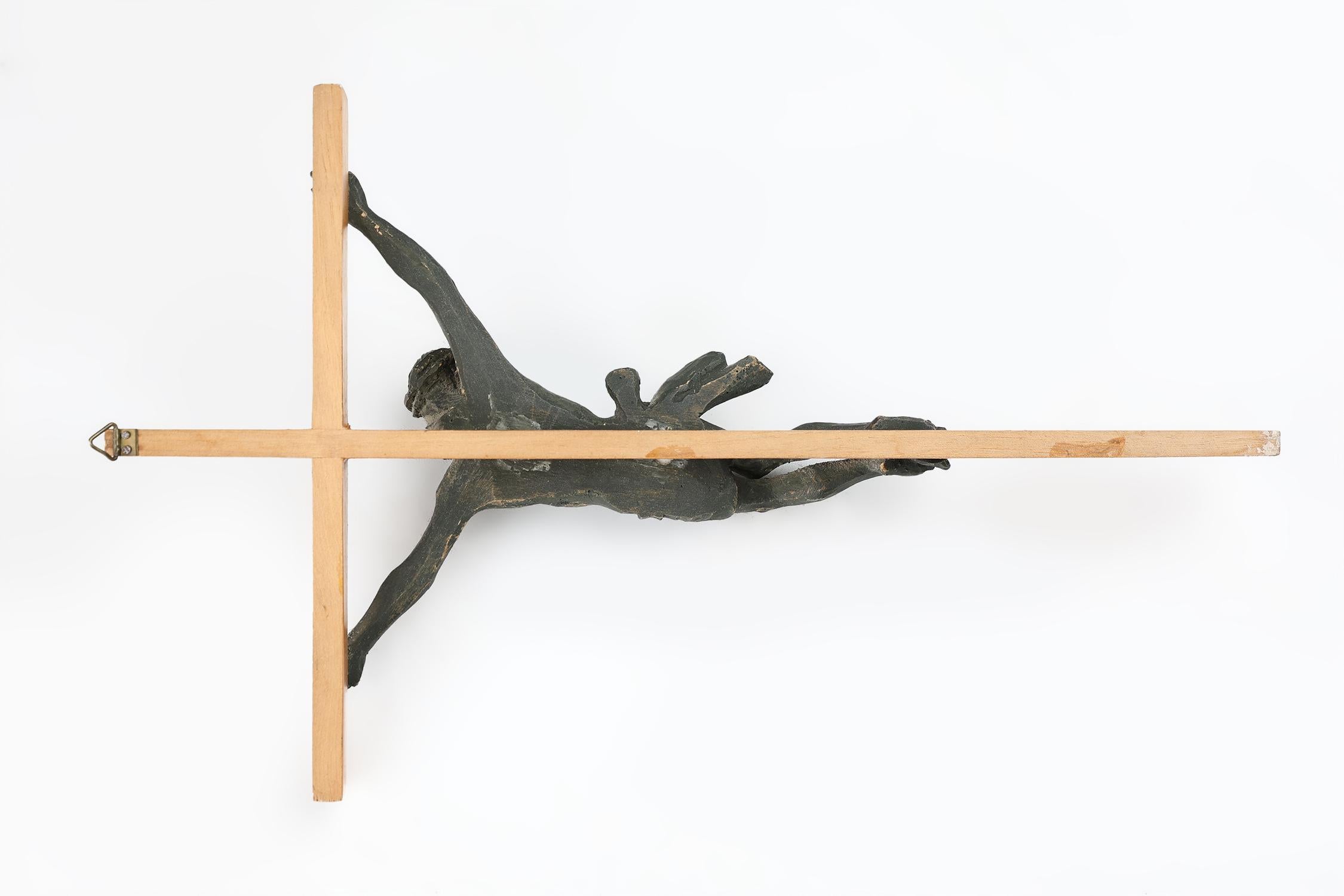 Antique realistic wooden crucifix, France ca. 1850 For Sale 1