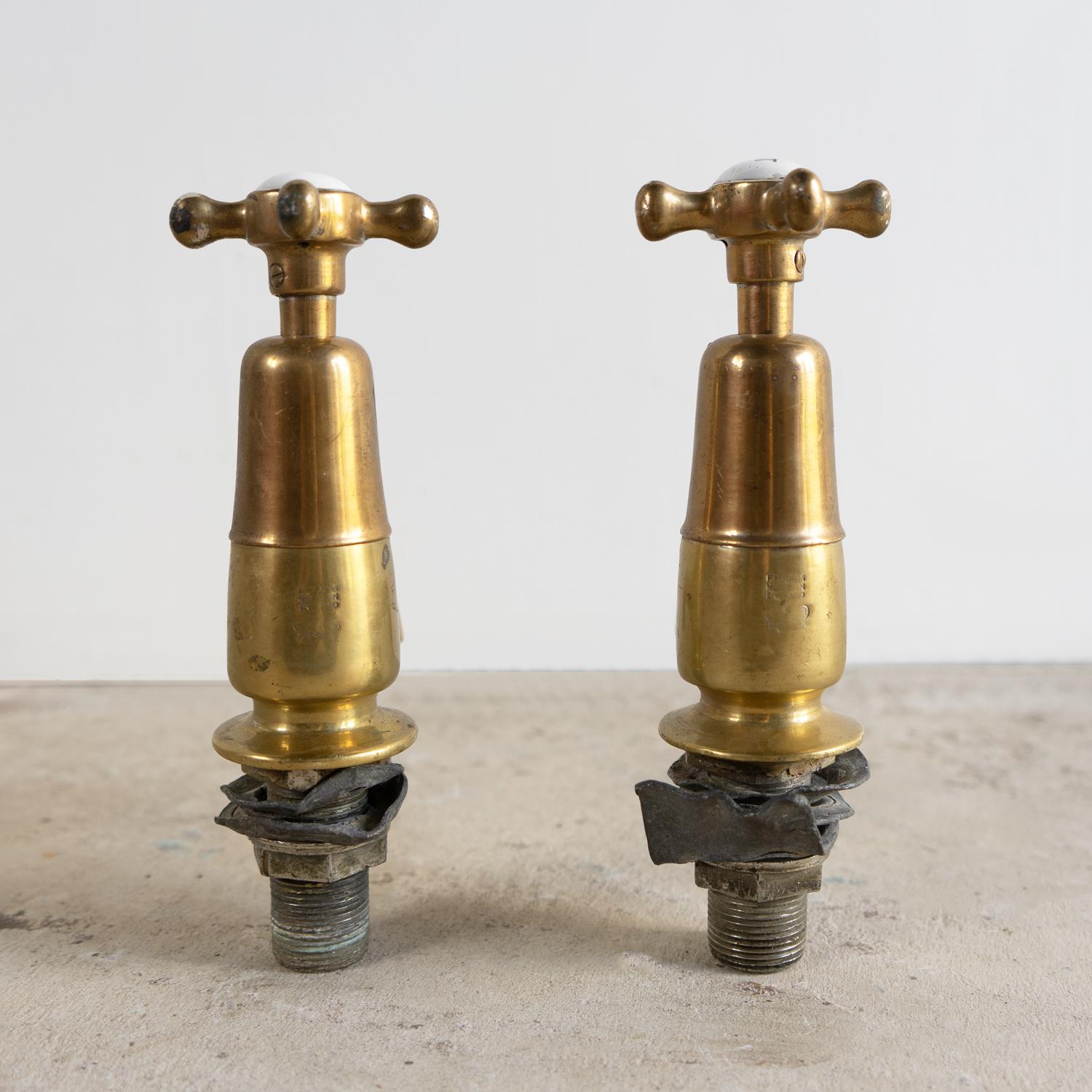 Antique Reclaimed Edwardian Brass & Porcelain Bath Taps By Fiddian, Early 20Th C For Sale 7