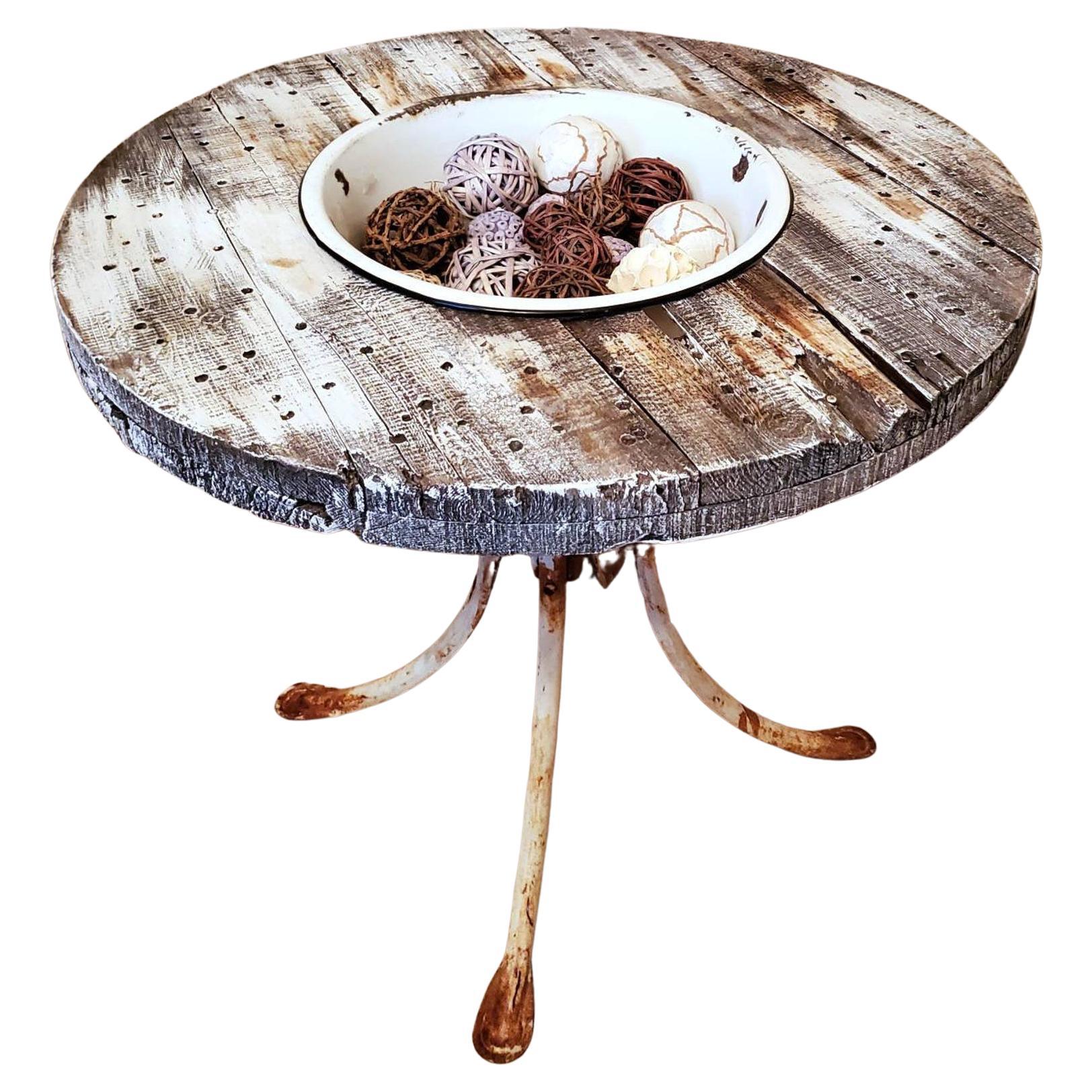 Ancienne table à bol rustique de ferme récupérée et récupérée