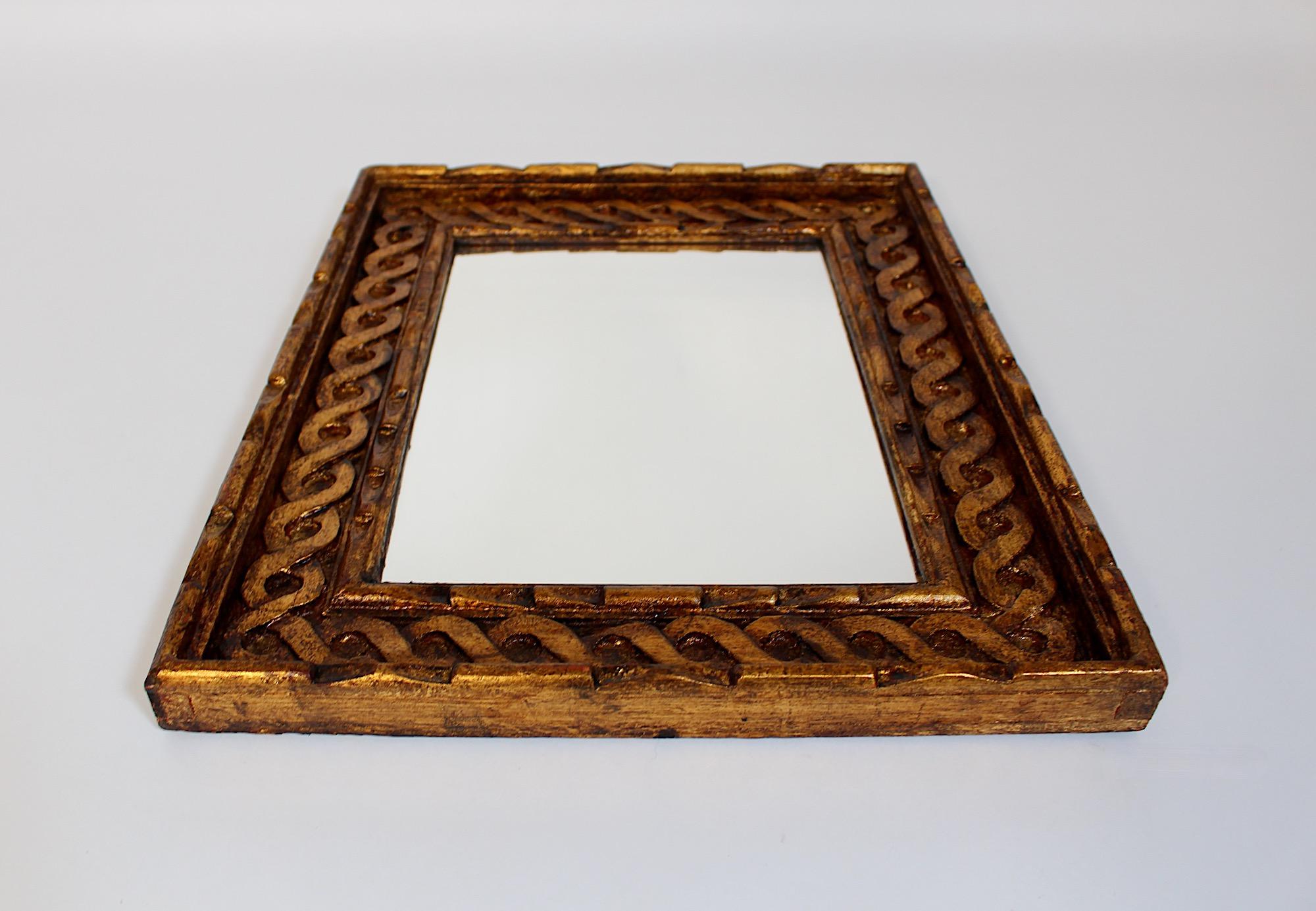 Antiguo Espejo de Pared Rectangular Tallado Madera Dorada circa 1780 Austria siglo XVIII en venta