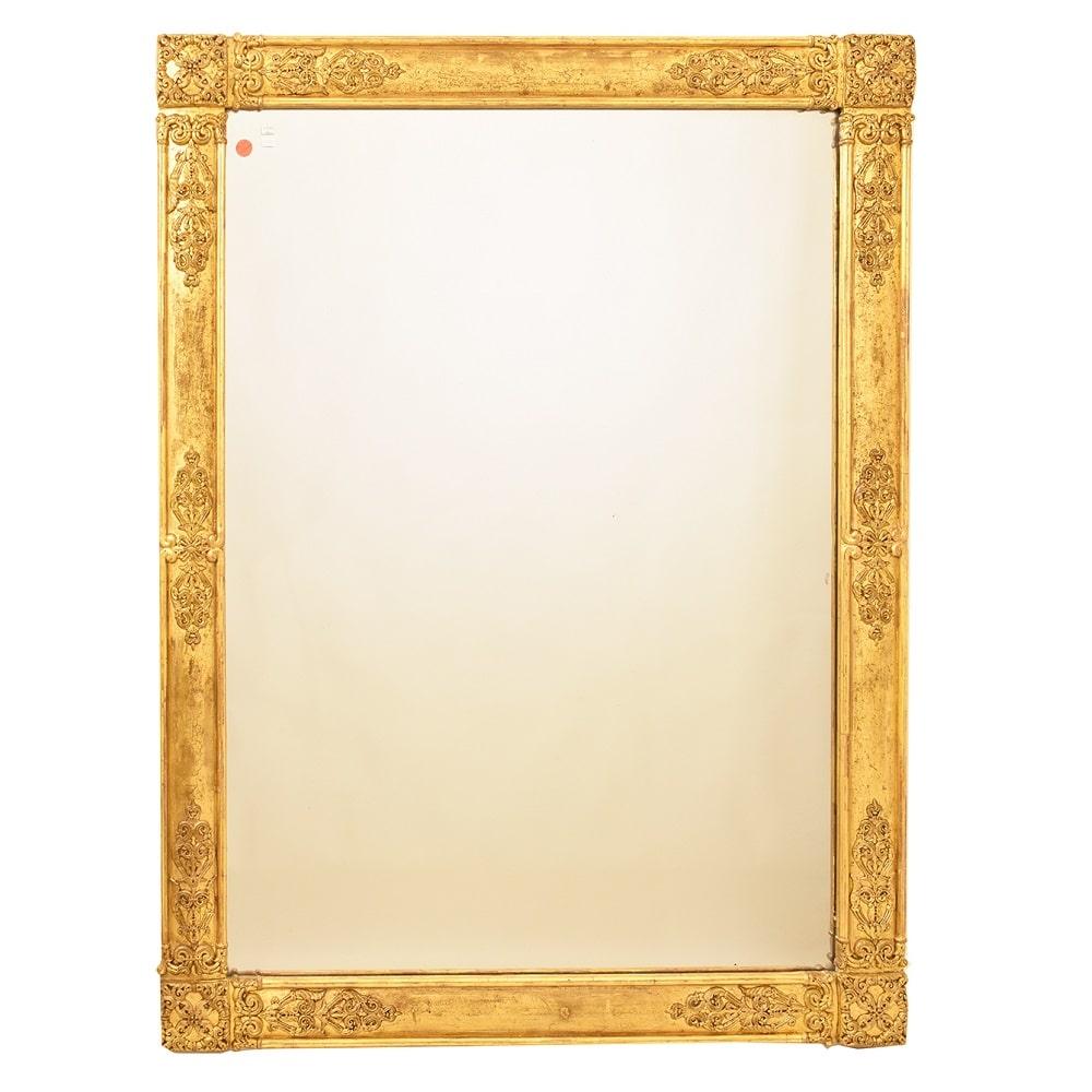 The antique rectangular wall mirror proposed here has a Golden Frame in pure Gold Leaf.

This antique rectangle mirror was realised in the 19th century XIX. Mercury mirror.

The gilded mirror is restored and the gilding is ancient. Antique