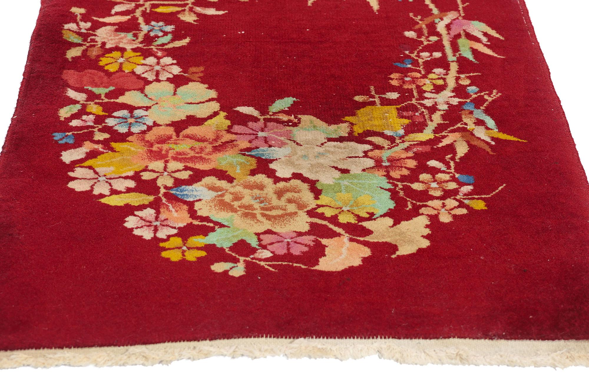 Chinois Tapis Art Déco chinois rouge ancien, style Maximaliste rencontre une décadence inhabituelle en vente