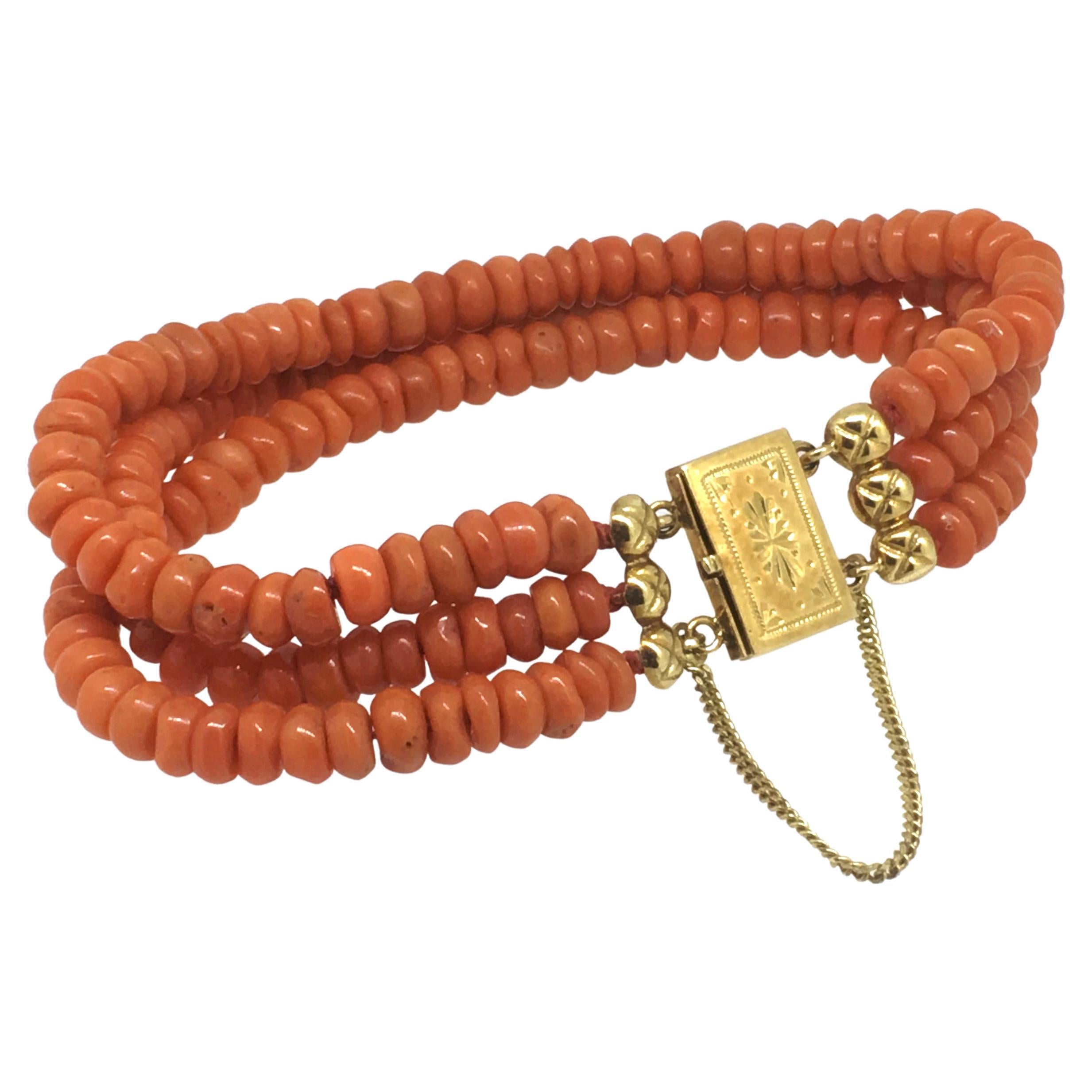 Antikes Armband aus roter Koralle, Mittelmeerkoralle, 14 Karat Gold im Angebot