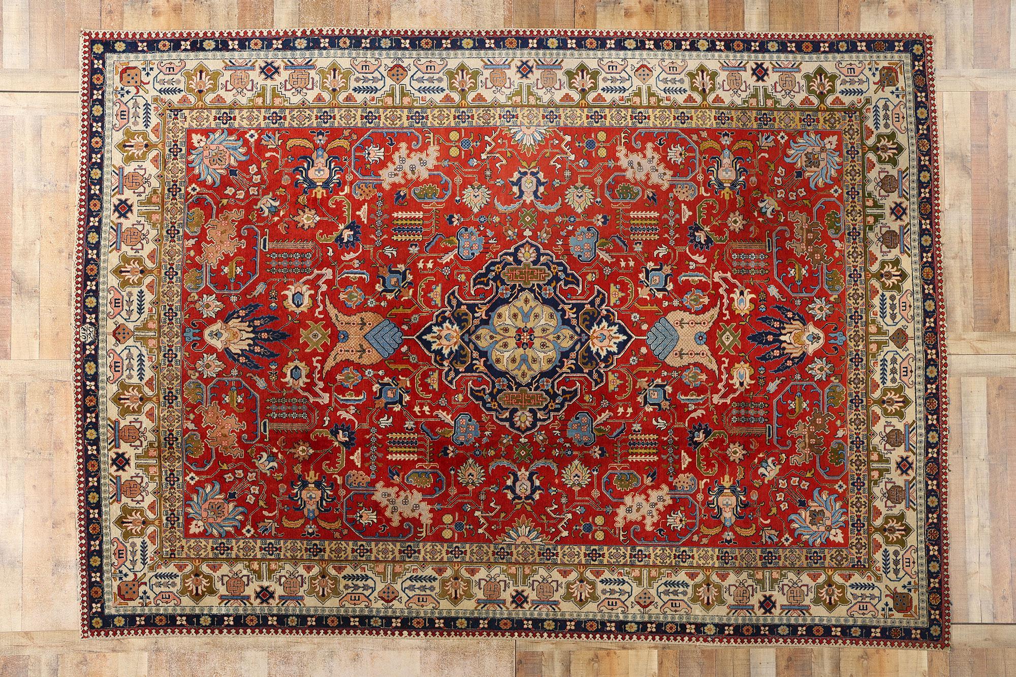 Antiker roter geometrischer botanischer persischer Täbris-Teppich in Rot im Angebot 1
