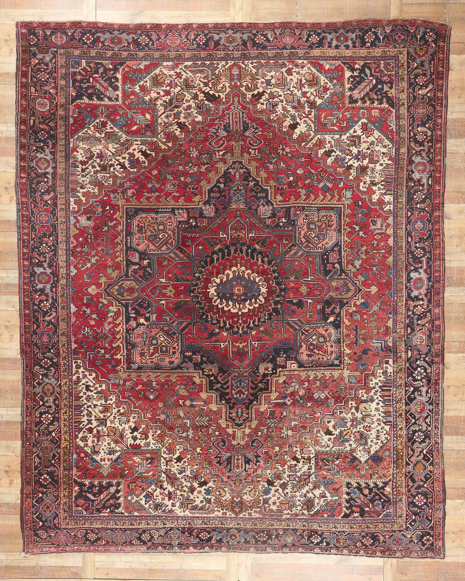 Antique Red Geometric Persian Heriz Rug, Effortlessly Chic and Versatile For Sale 2