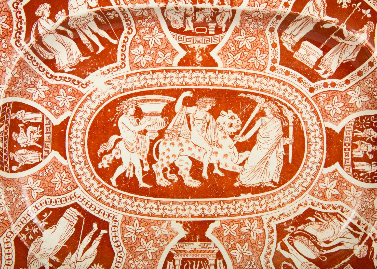 Antike Suppenterrine aus roter griechischer Ware:: verziert mit klassischen Figuren:: um 1810 10