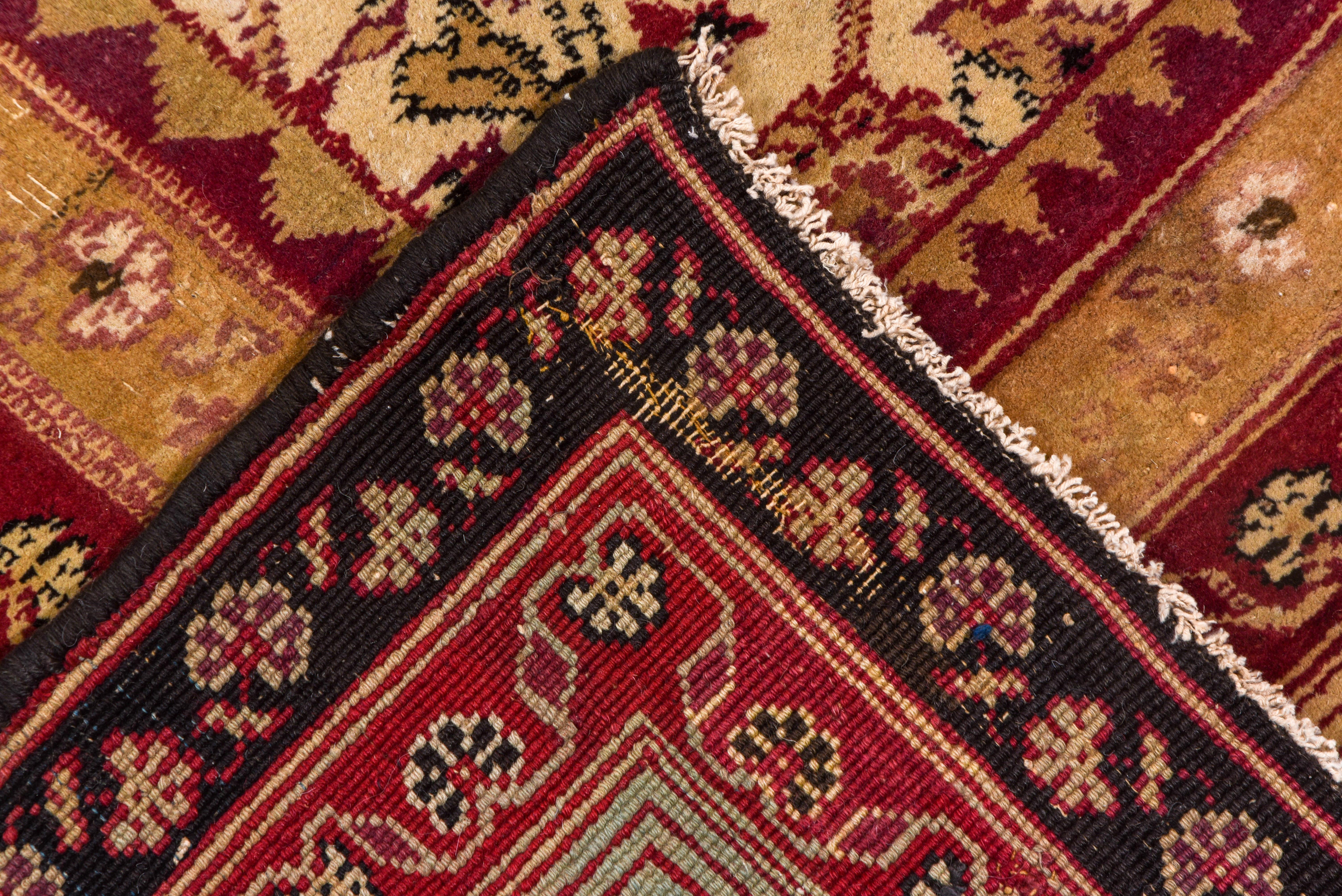 Antiker roter indischer Agra-Teppich, All-Over- Field, elfenbeinfarbenes Feld im Angebot 1