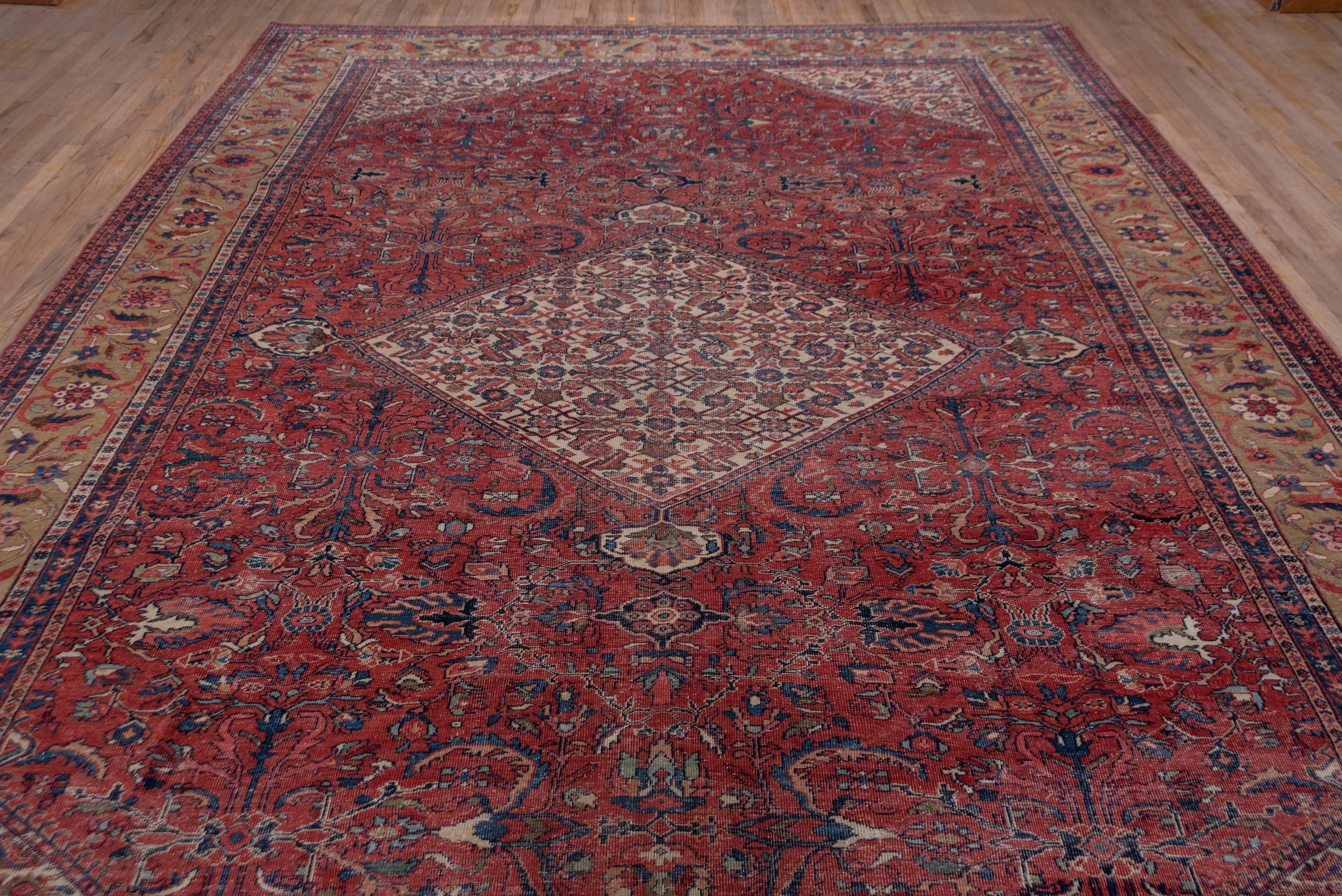 Antiker Roter Mahal-Teppich (Persisch) im Angebot