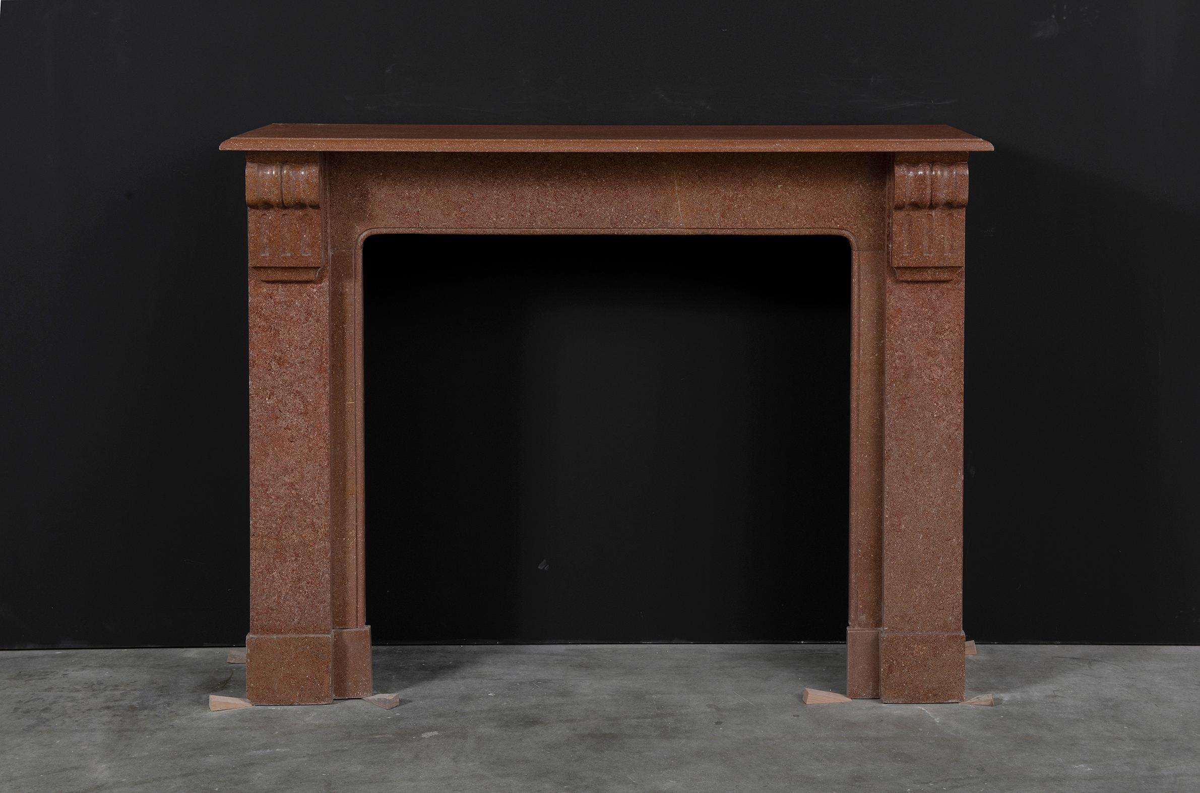 Repisa de chimenea de mármol rojo antiguo Luis Felipe en venta
