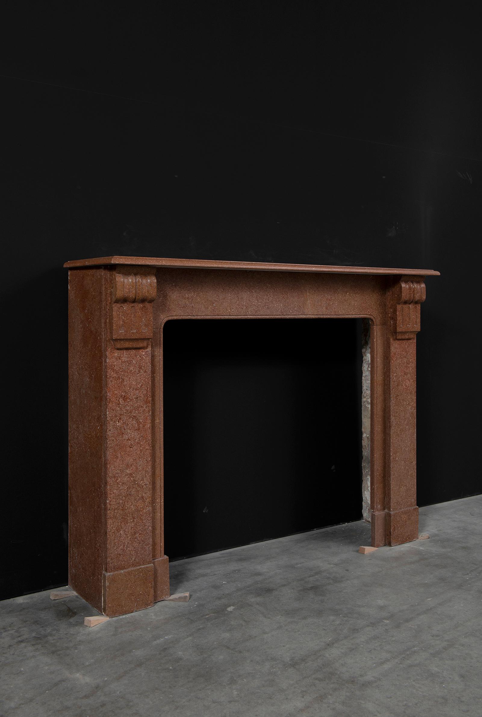 Antique Red Marble Fireplace Mantel In Fair Condition For Sale In Haarlem, Noord-Holland