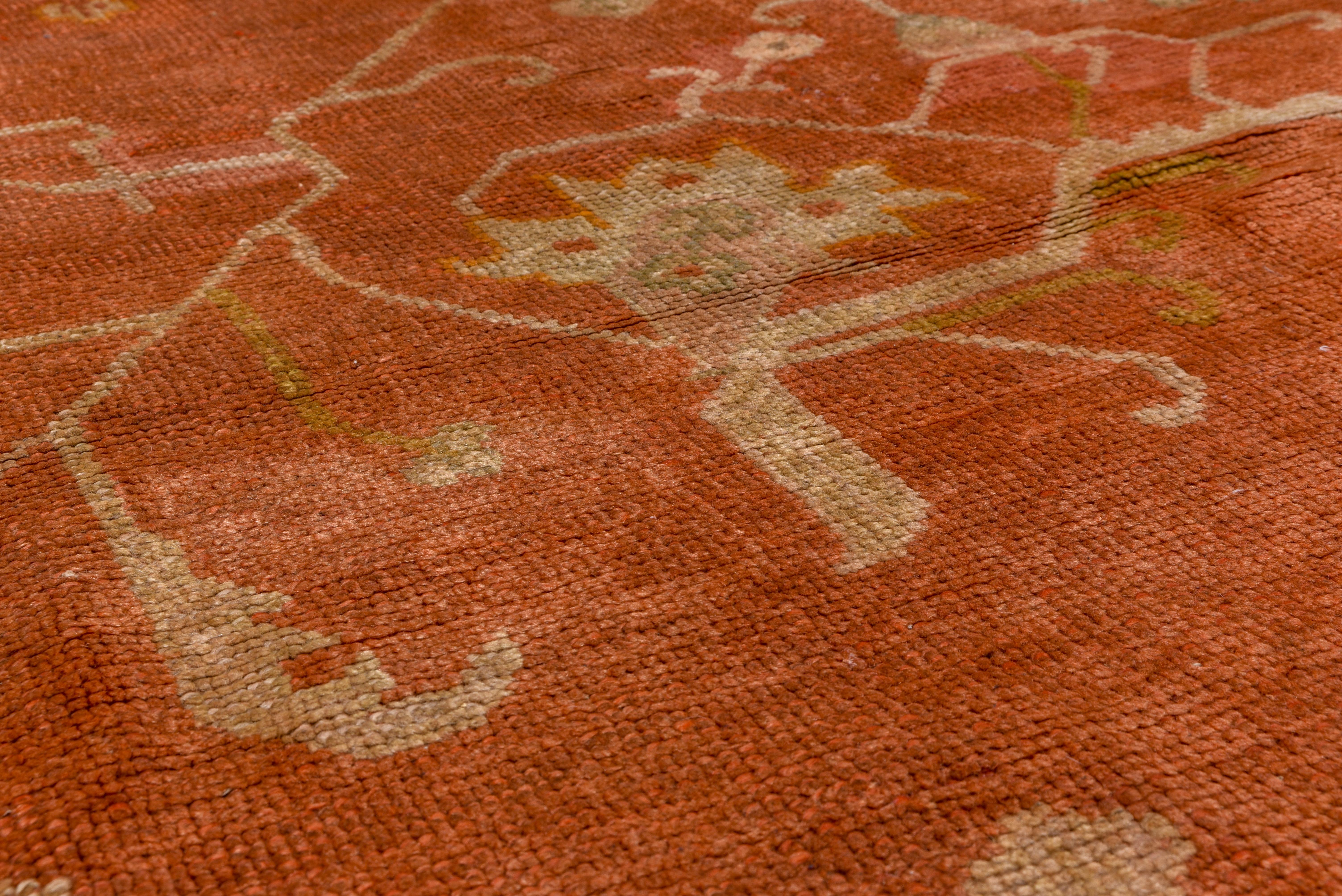 Antique Red Oushak Large Carpet, circa 1910s In Good Condition For Sale In New York, NY