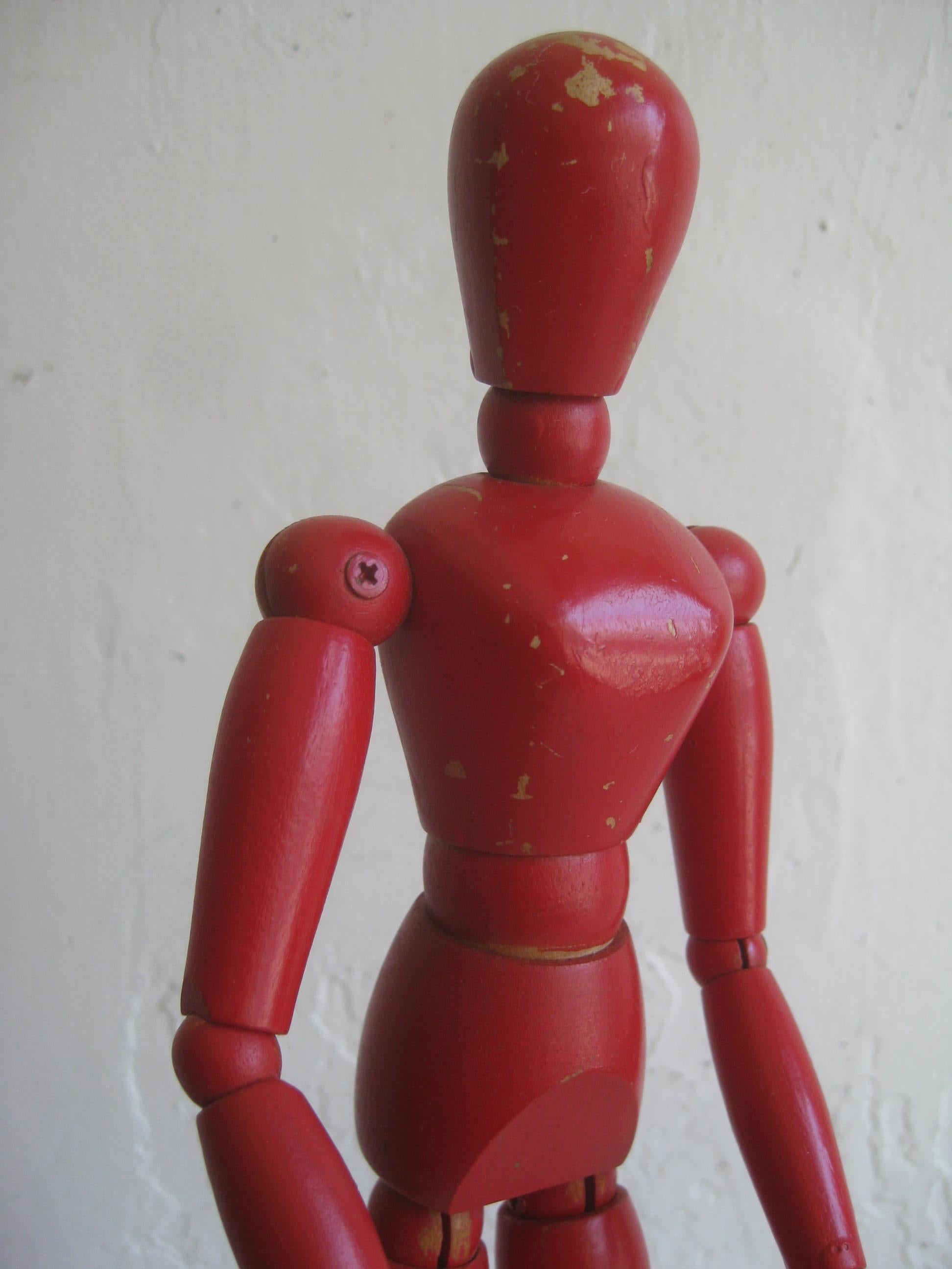 Antike rot bemalte, gegliederte, nackte Künstler-Skulptur-Statue aus Holz, Skulpturmodell (20. Jahrhundert) im Angebot