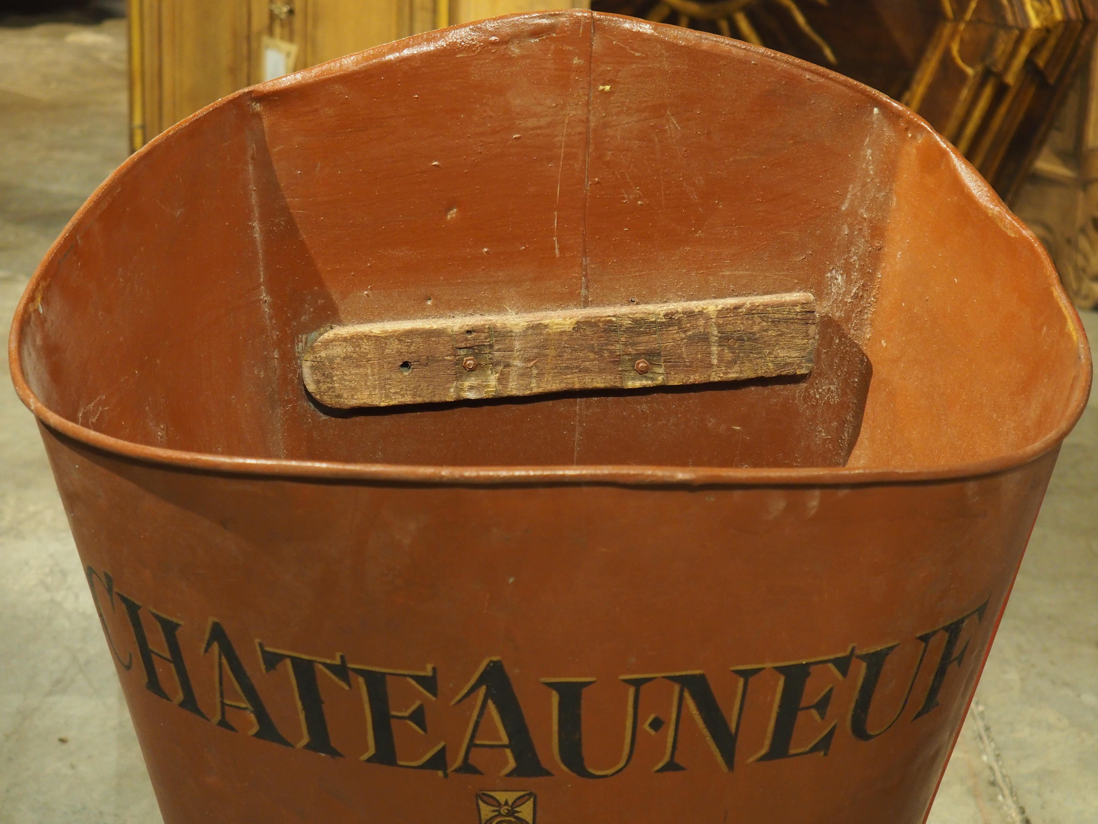 Antique French Hotte da vino dipinta di rosso della Haute-Garonne in vendita 4