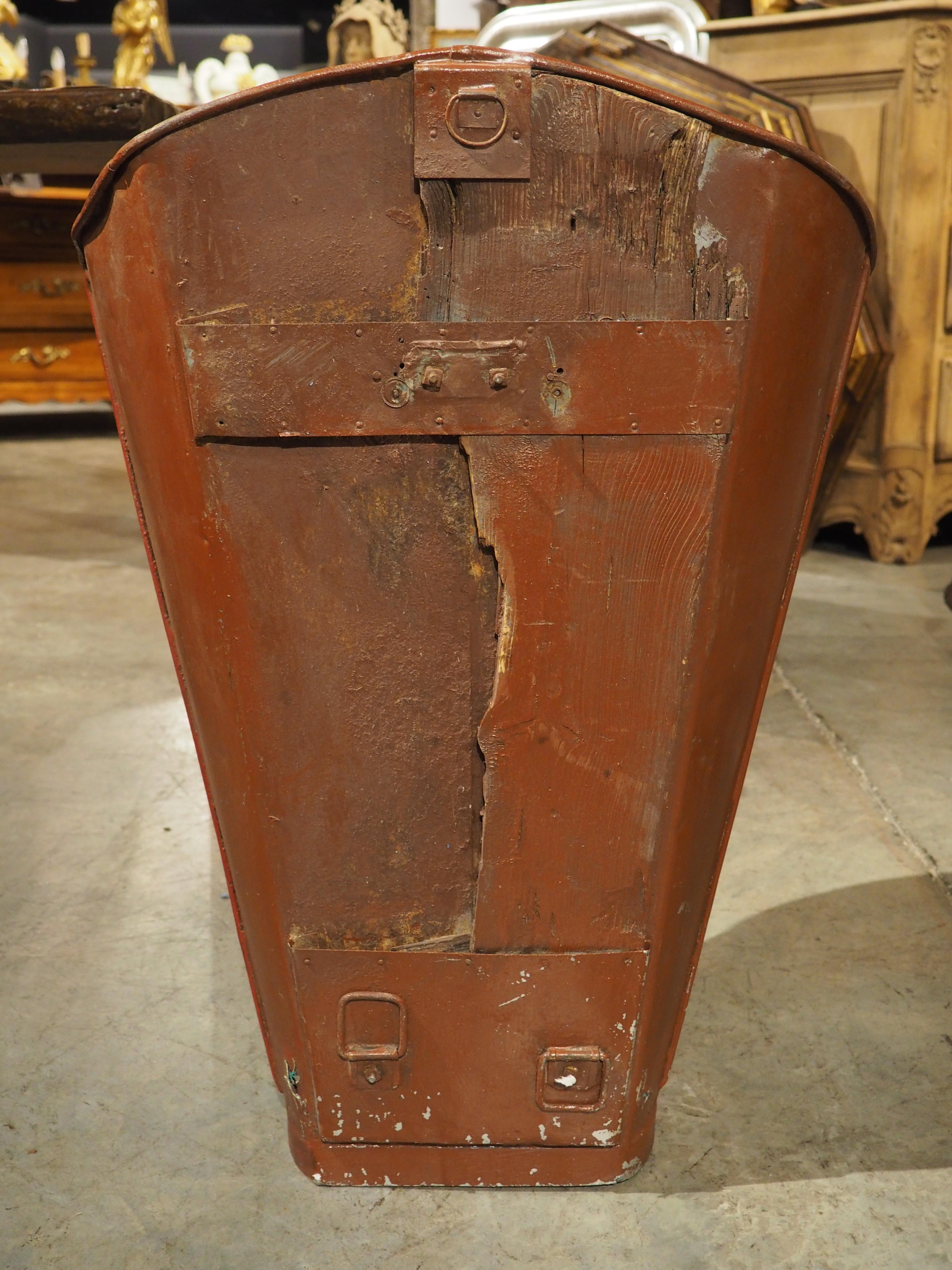 Antique French Hotte da vino dipinta di rosso della Haute-Garonne in vendita 6
