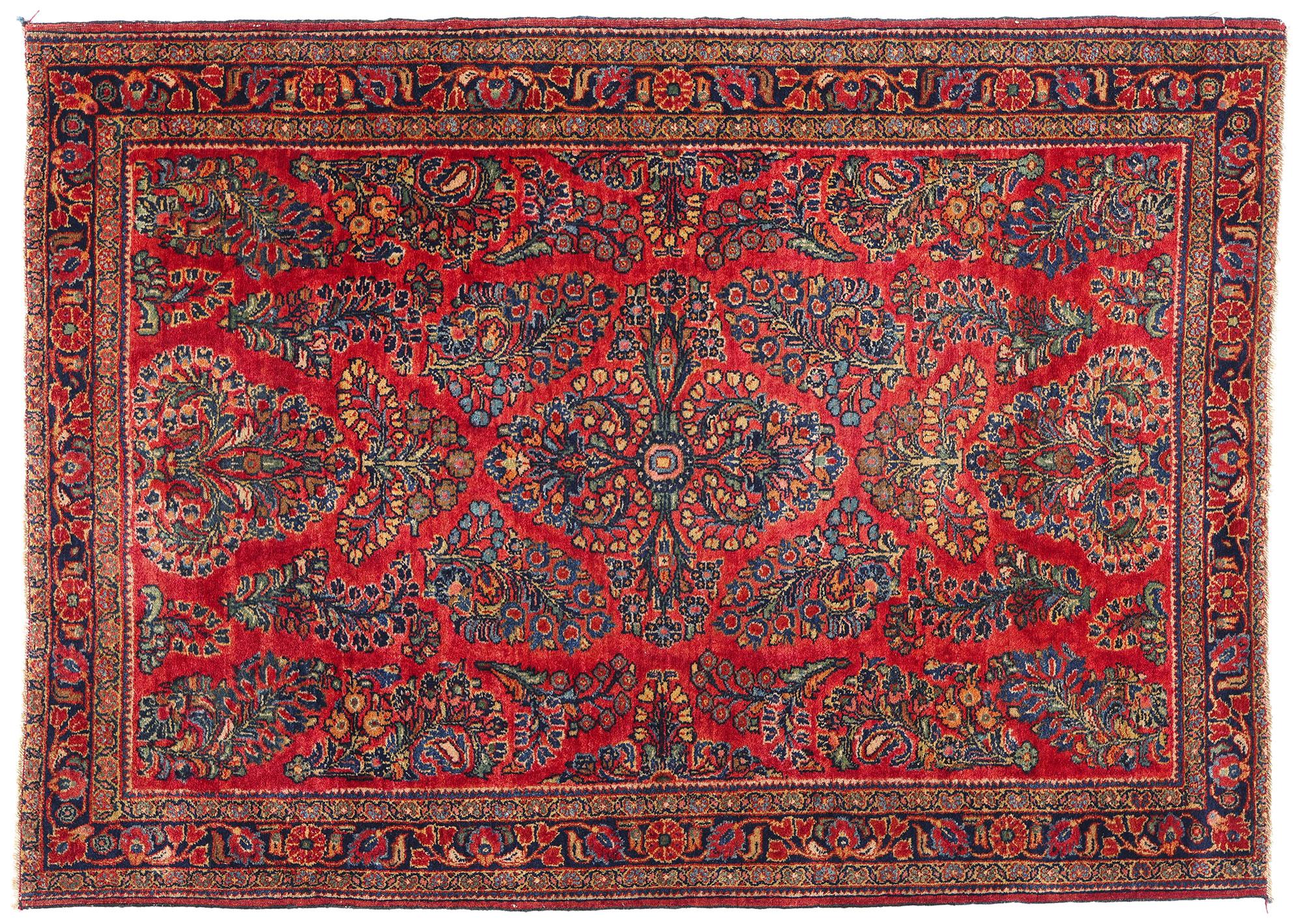 Tapis Sarouk rouge persan à fleurs anciennes en vente 2