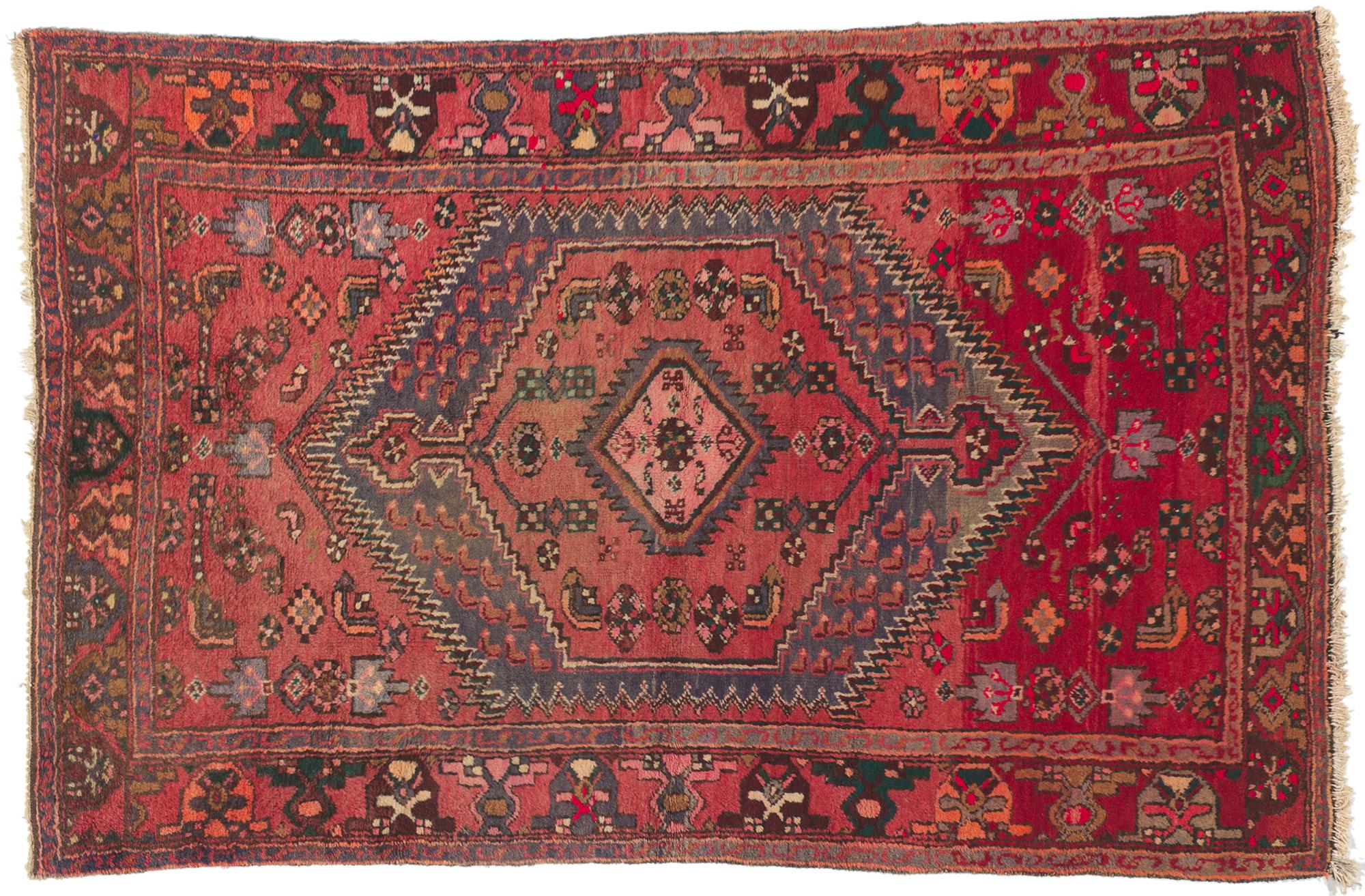 Antiker roter persischer Hamadan-Stammesteppich  im Angebot 2