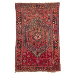 Tapis tribal persan rouge antique de Hamadan 