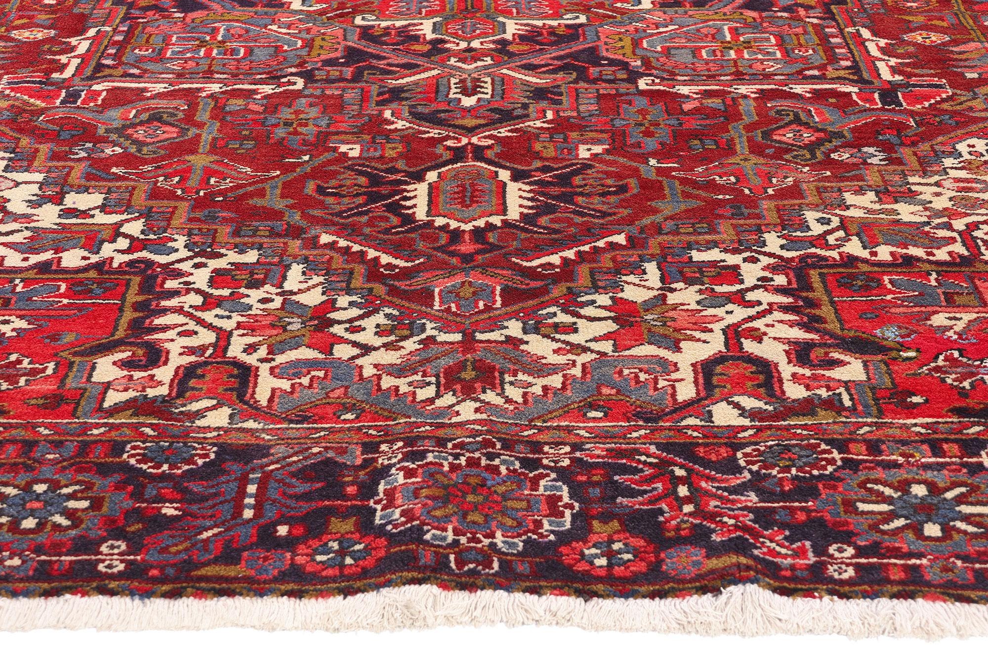 Perse Antique Red Persian Heriz Rug with Traditional Style en vente