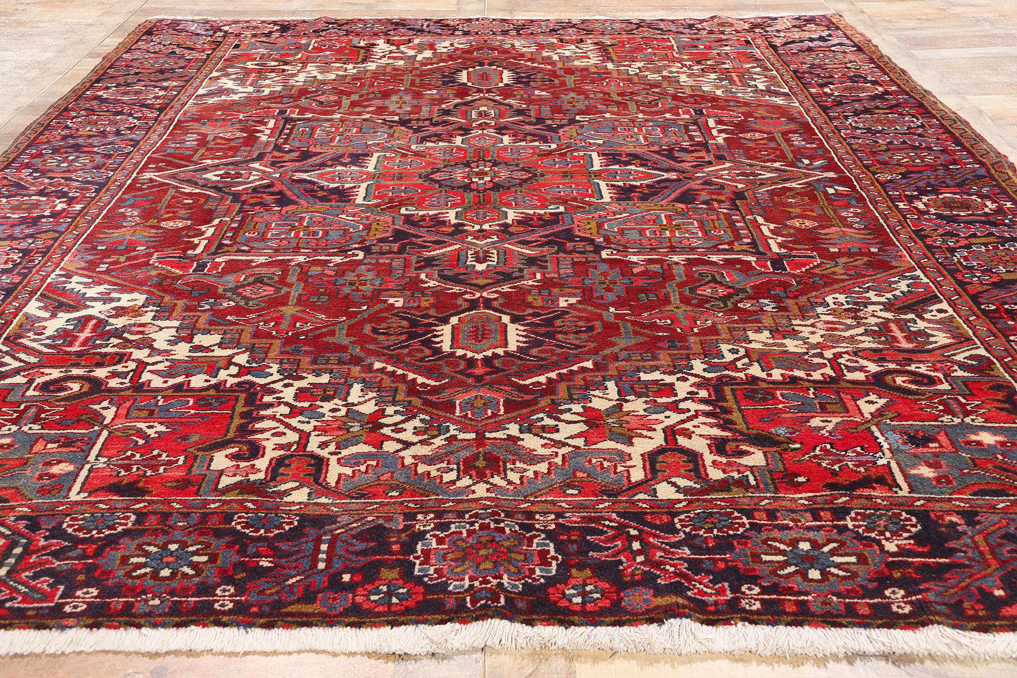 Laine Antique Red Persian Heriz Rug with Traditional Style en vente