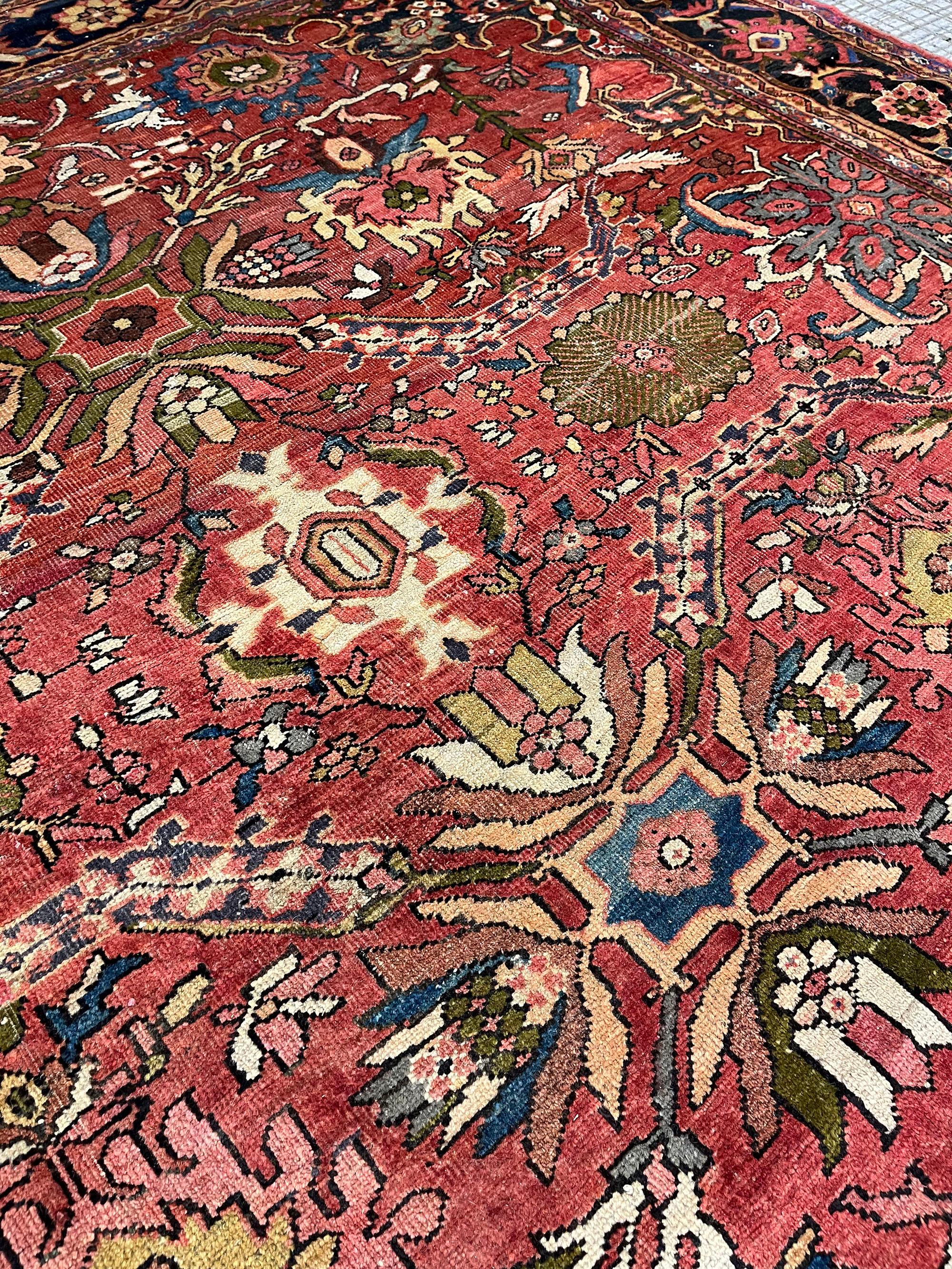 Antiker roter persischer Mahal-Teppich, 9'2 x 12'8 (Wolle) im Angebot