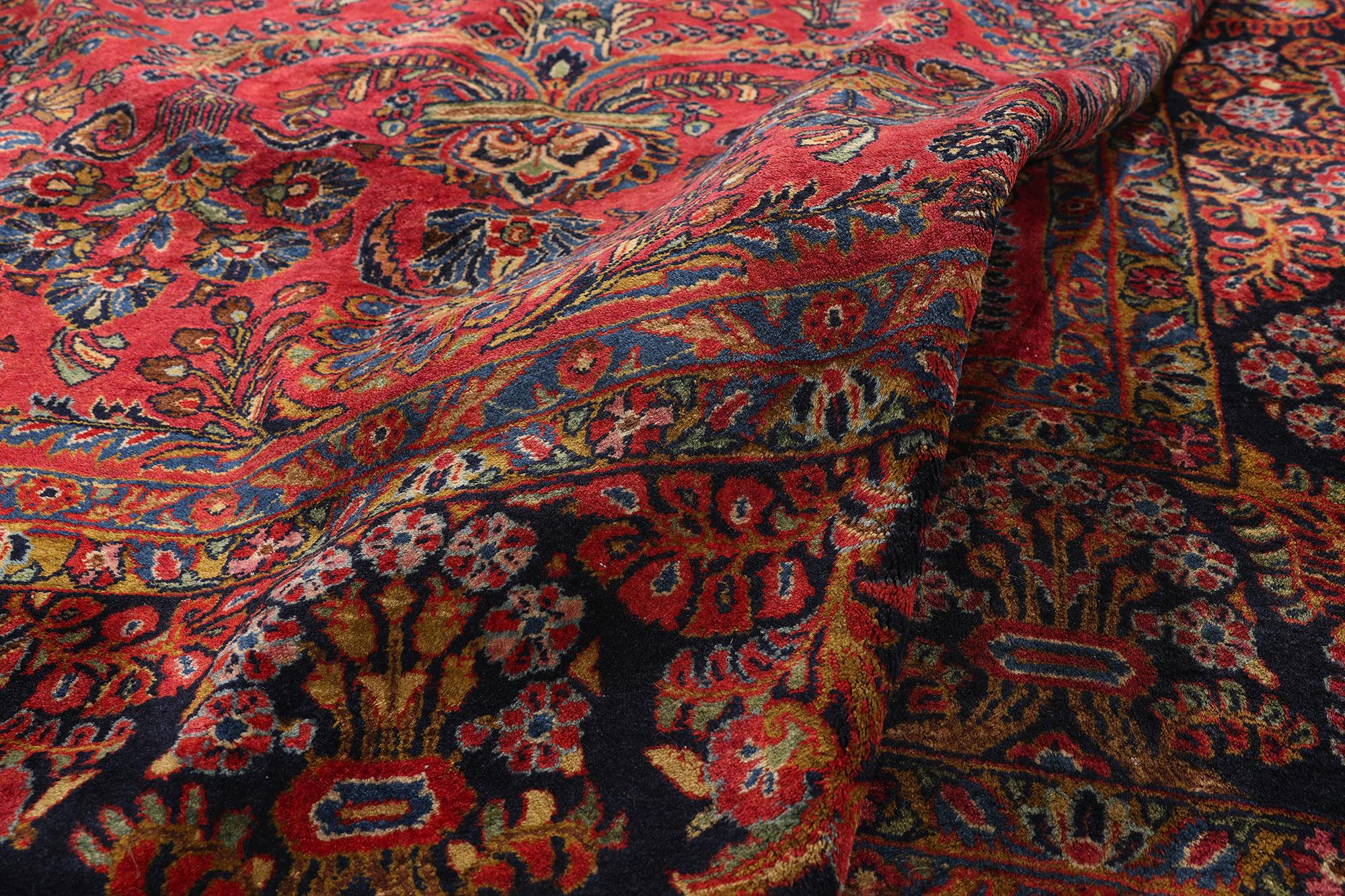 20th Century Antique Red Persian Sarouk Rug with Traditional Style For Sale