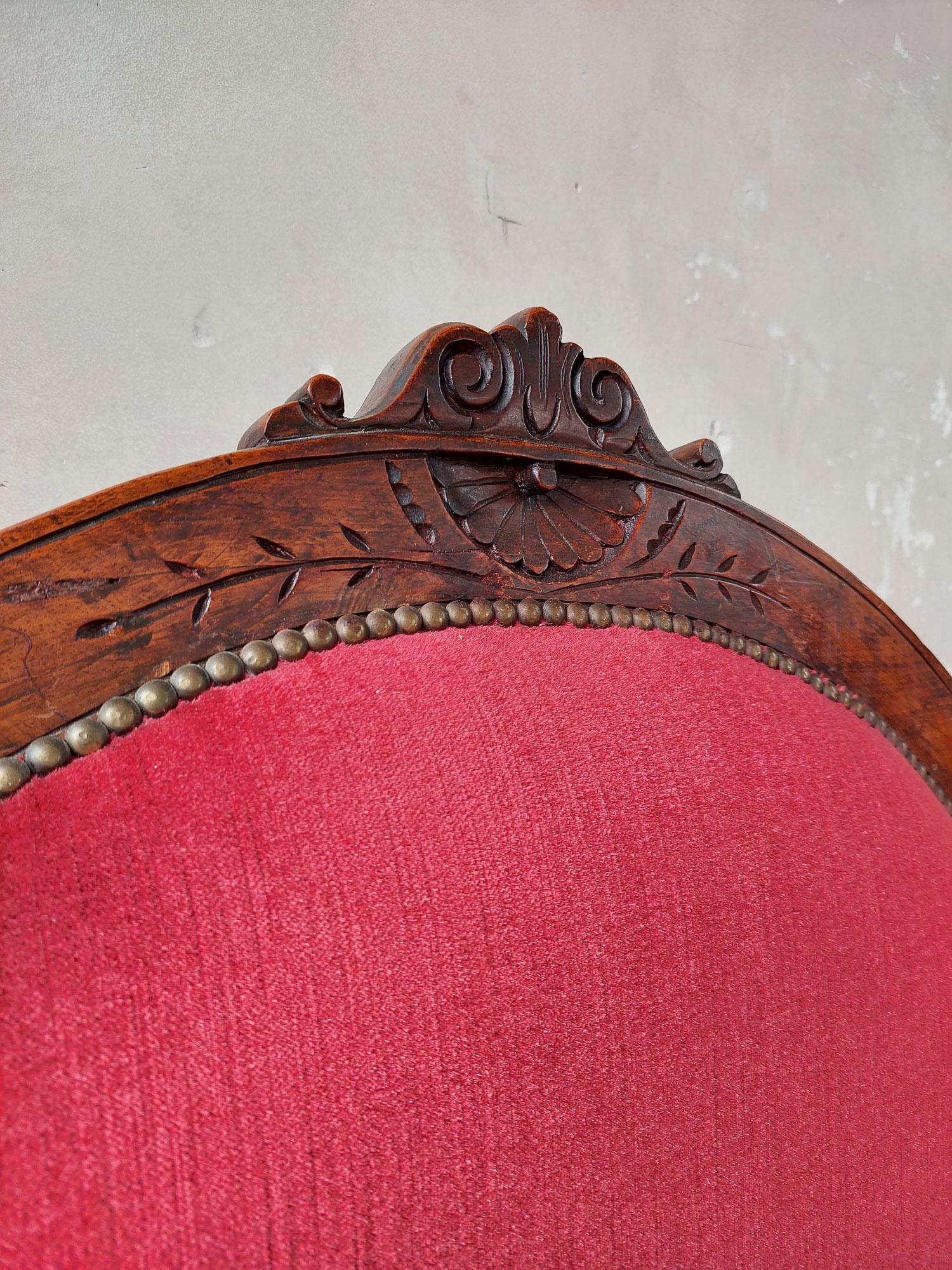 red chaise lounge