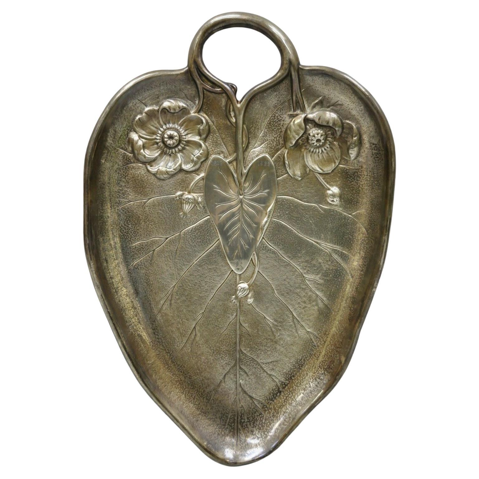 Plateau de présentation en forme de nénuphar antique Reed & Barton 1400 Art Nouveau Deco Lily Pad Leaf en vente