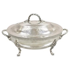 Sopera grande barroca antigua Reed & Barton con cabeza de león y baño de plata