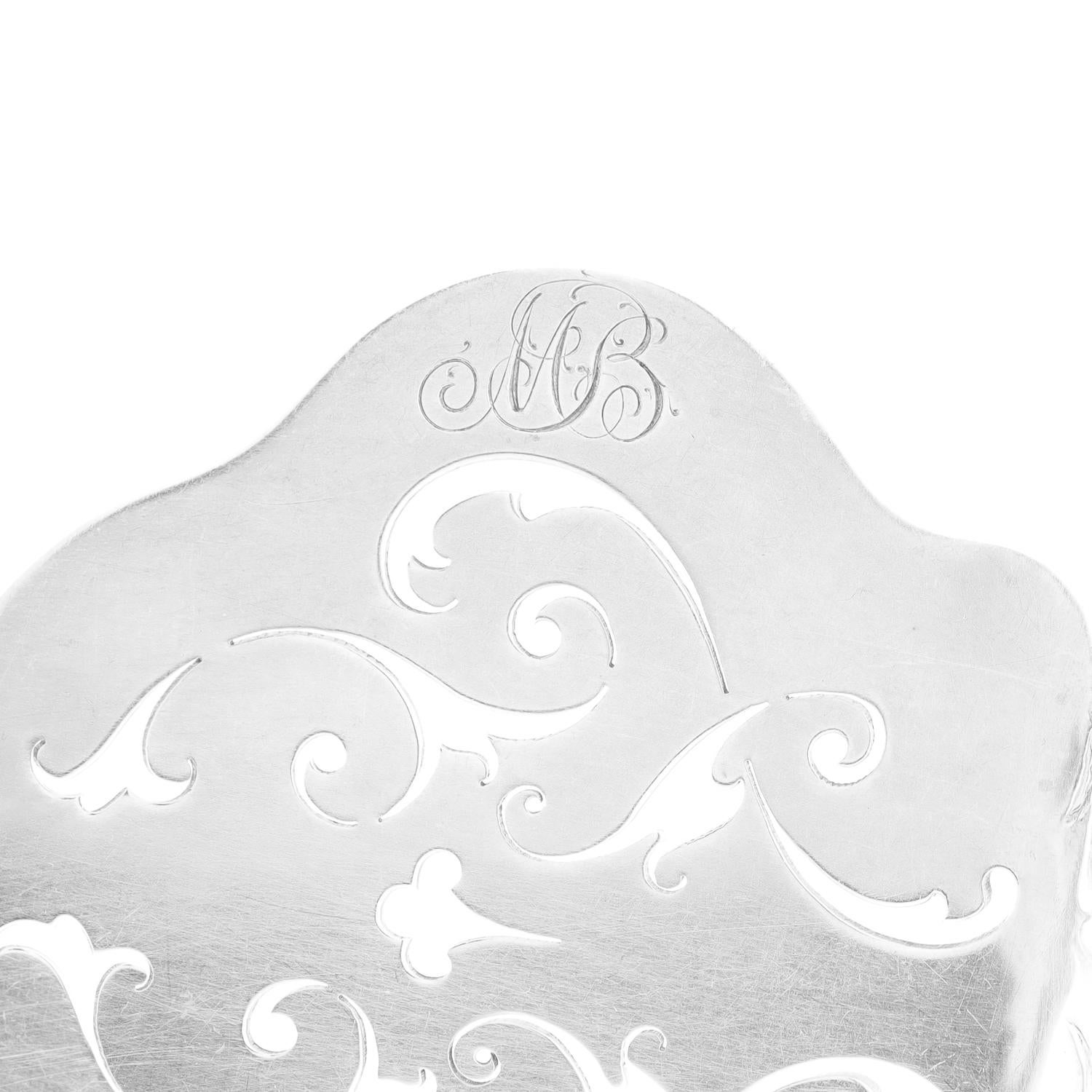 Service à gaufres antique Reed & Barton « Le Six Fleurs » en argent sterling de 9 pouces en vente 8