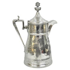 Antigua jarra de agua Reed & Barton Silver Plated Snow Scenes Large Coffee Pot