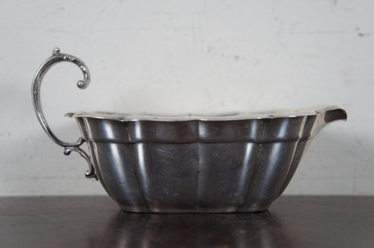 Antique Reed & Barton Windsor Sterling Silver Ornate Gravy Boat In Good Condition For Sale In Dayton, OH