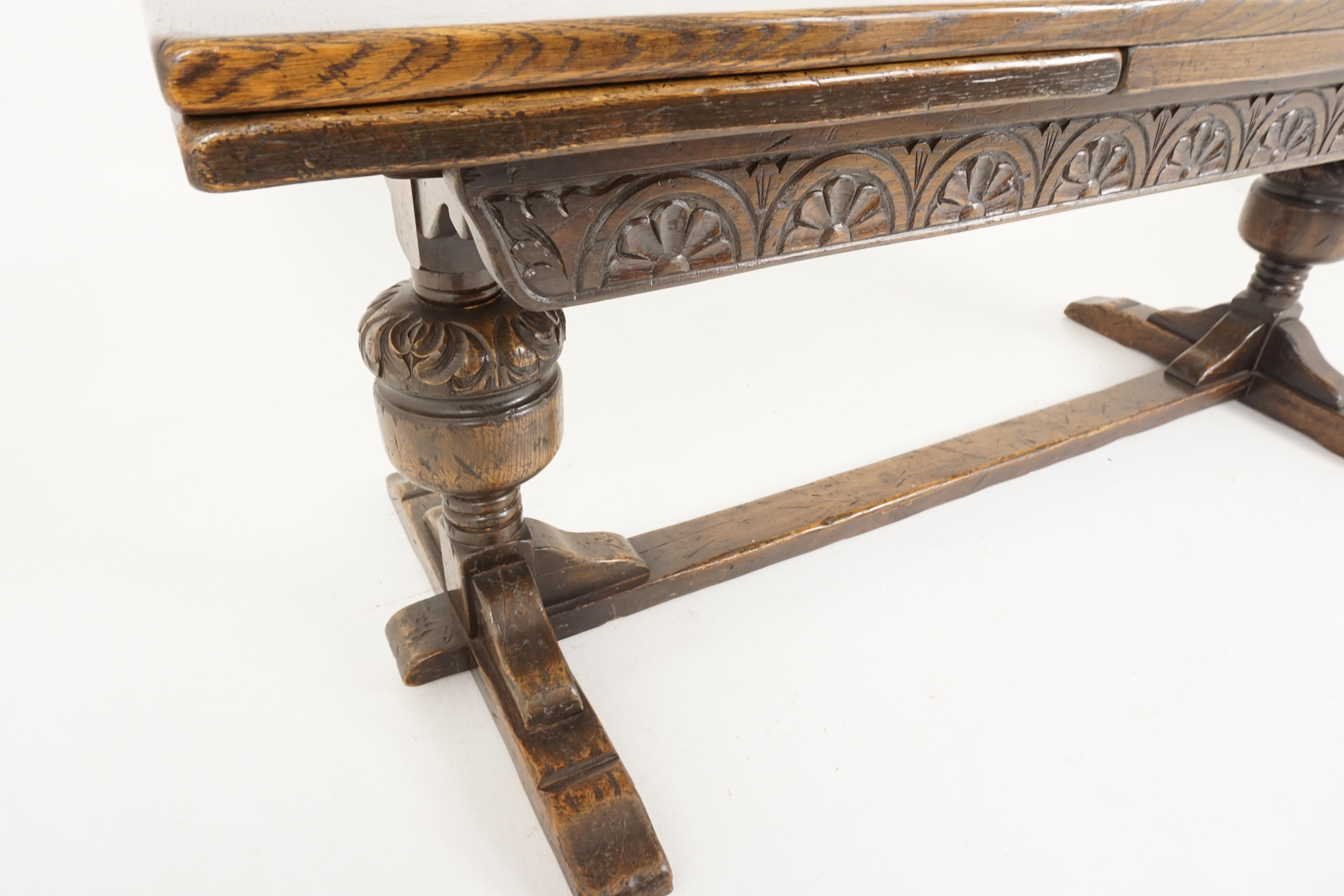 Antique refectory farm house table, pull out table, Scotland 1930, B2321

Scotland 1930
Solid oak
Original finish
Rectangular moulded top
Two pull out leaves on the end
Lovely carved shirt underneath
All supported by a pair of large baluster