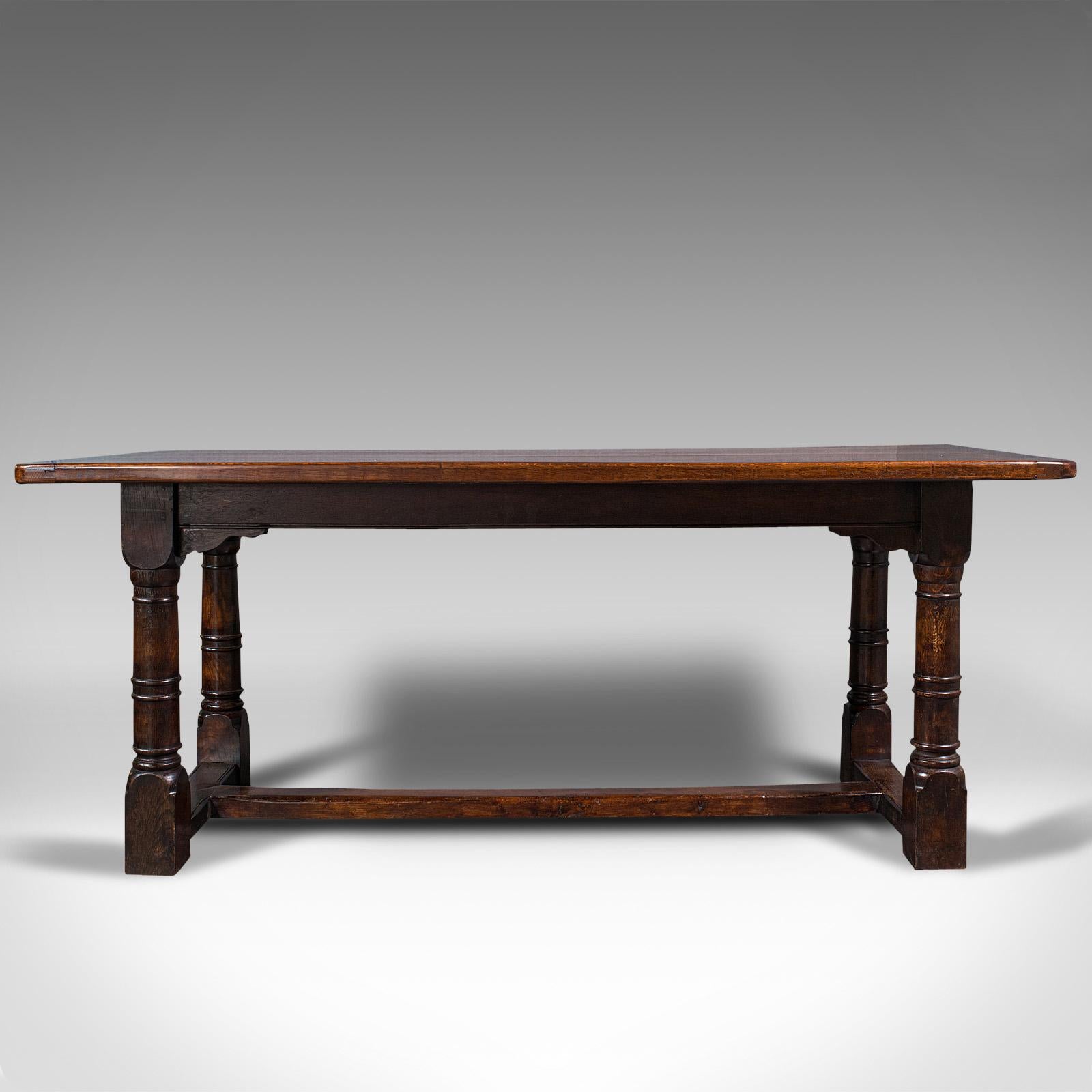 This is an antique refectory table. An English, quality oak 6 seat dining table, dating to the Victorian period, circa 1880.

Superbly figured and comfortably sized centrepiece table for six
Displays a desirable aged patina and in good