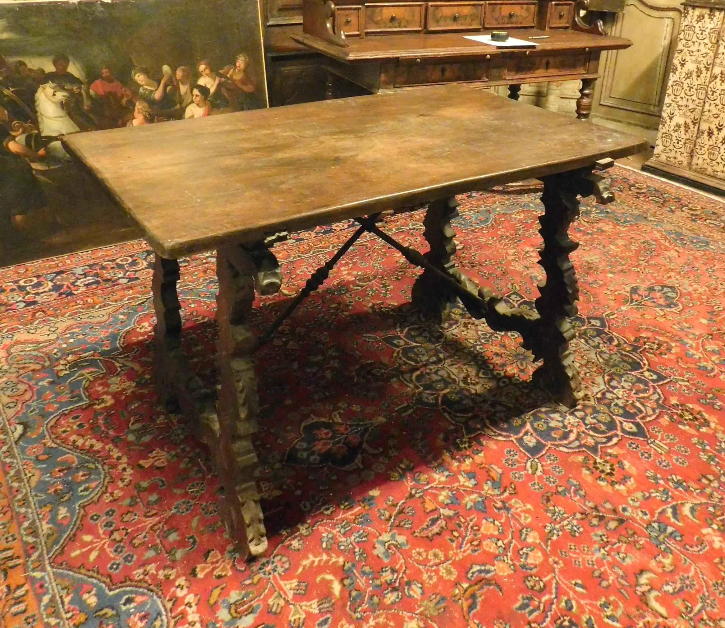 Spanish Antique Refectory Table in Walnut, Wavy Legs and Iron, 18th Century Spain For Sale