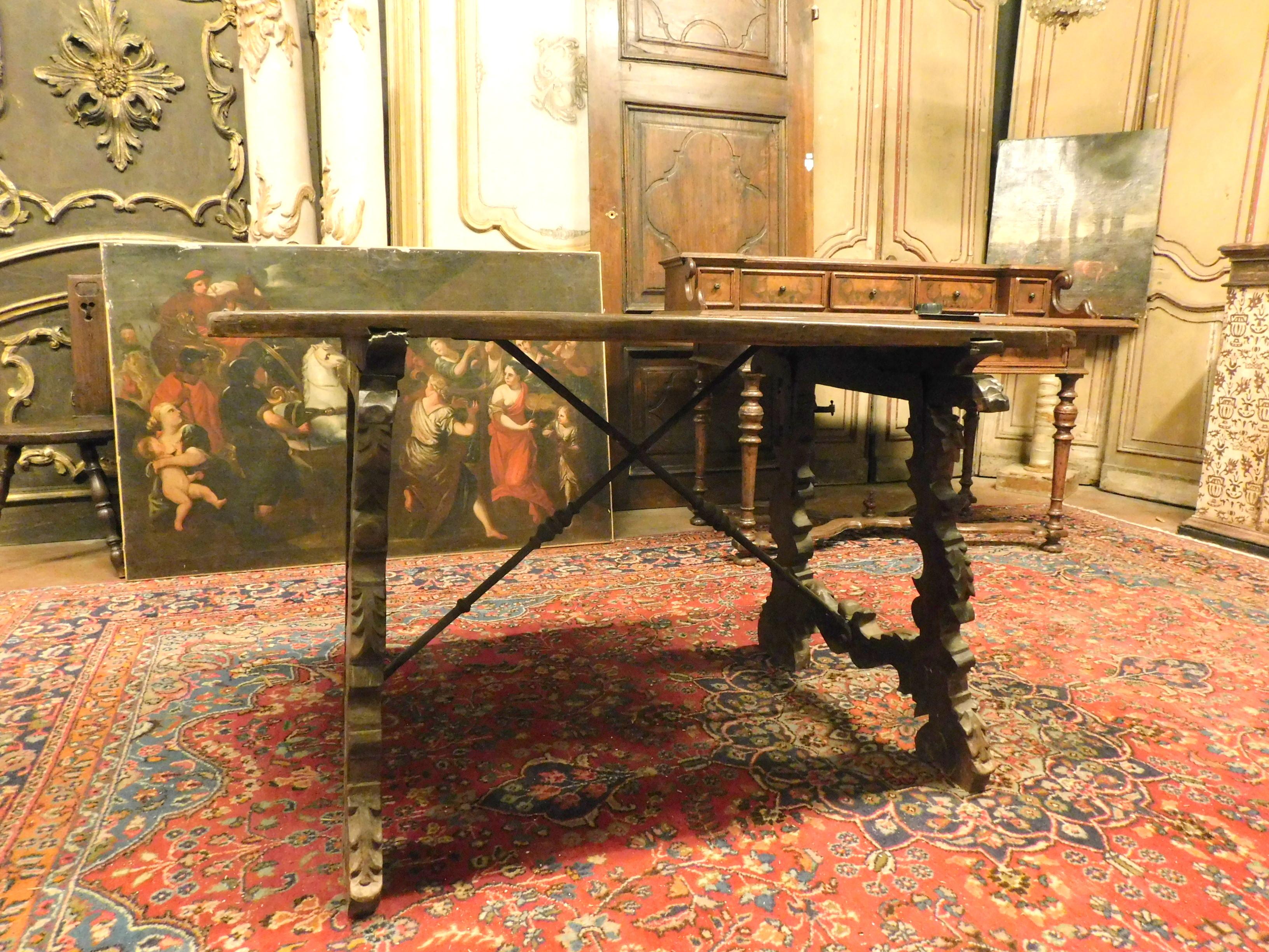 Hand-Carved Antique Refectory Table in Walnut, Wavy Legs and Iron, 18th Century Spain For Sale