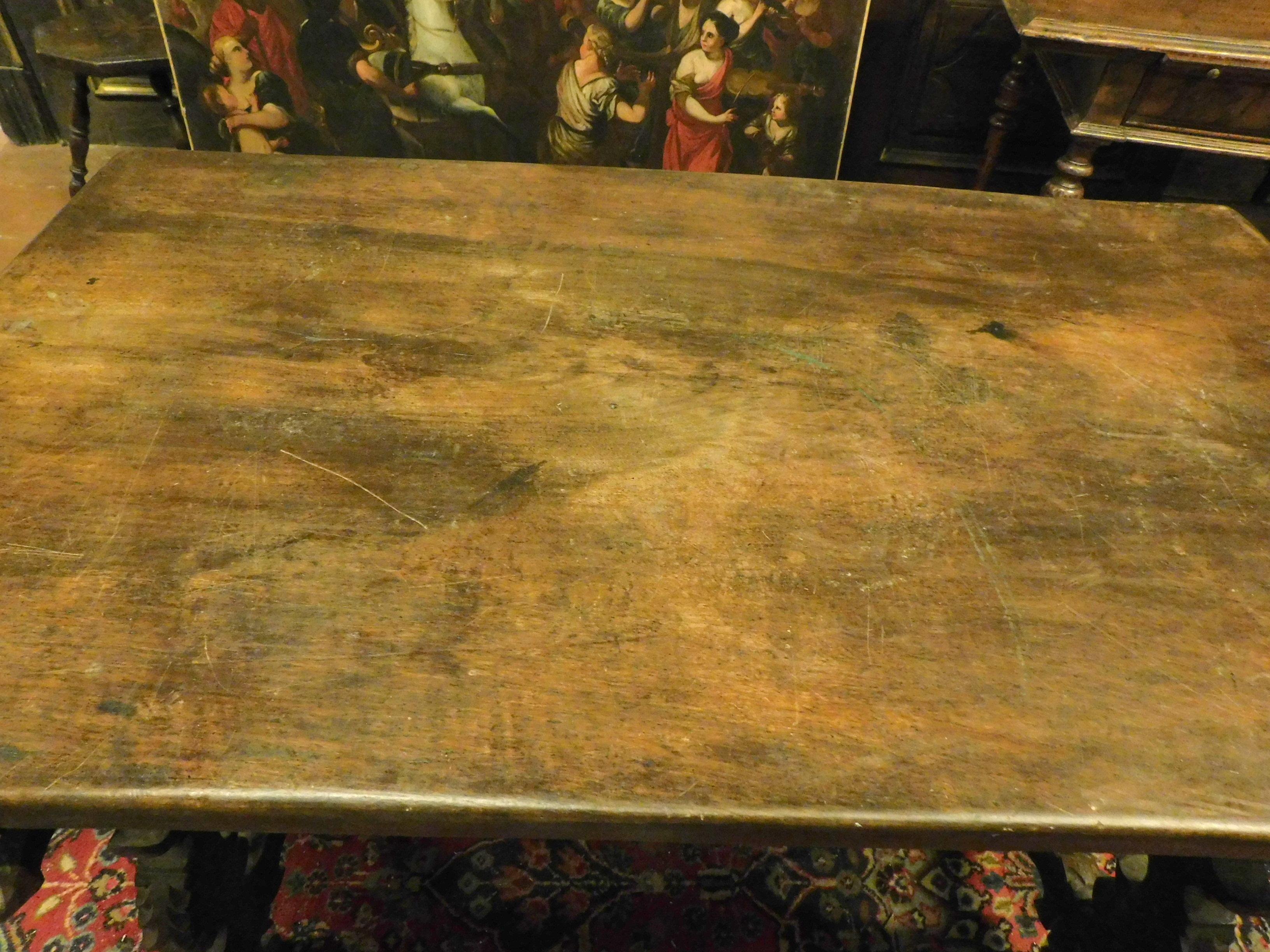 Noyer Table de réfectoire ancienne en noyer, pieds ondulés et fer, Espagne du XVIIIe siècle en vente