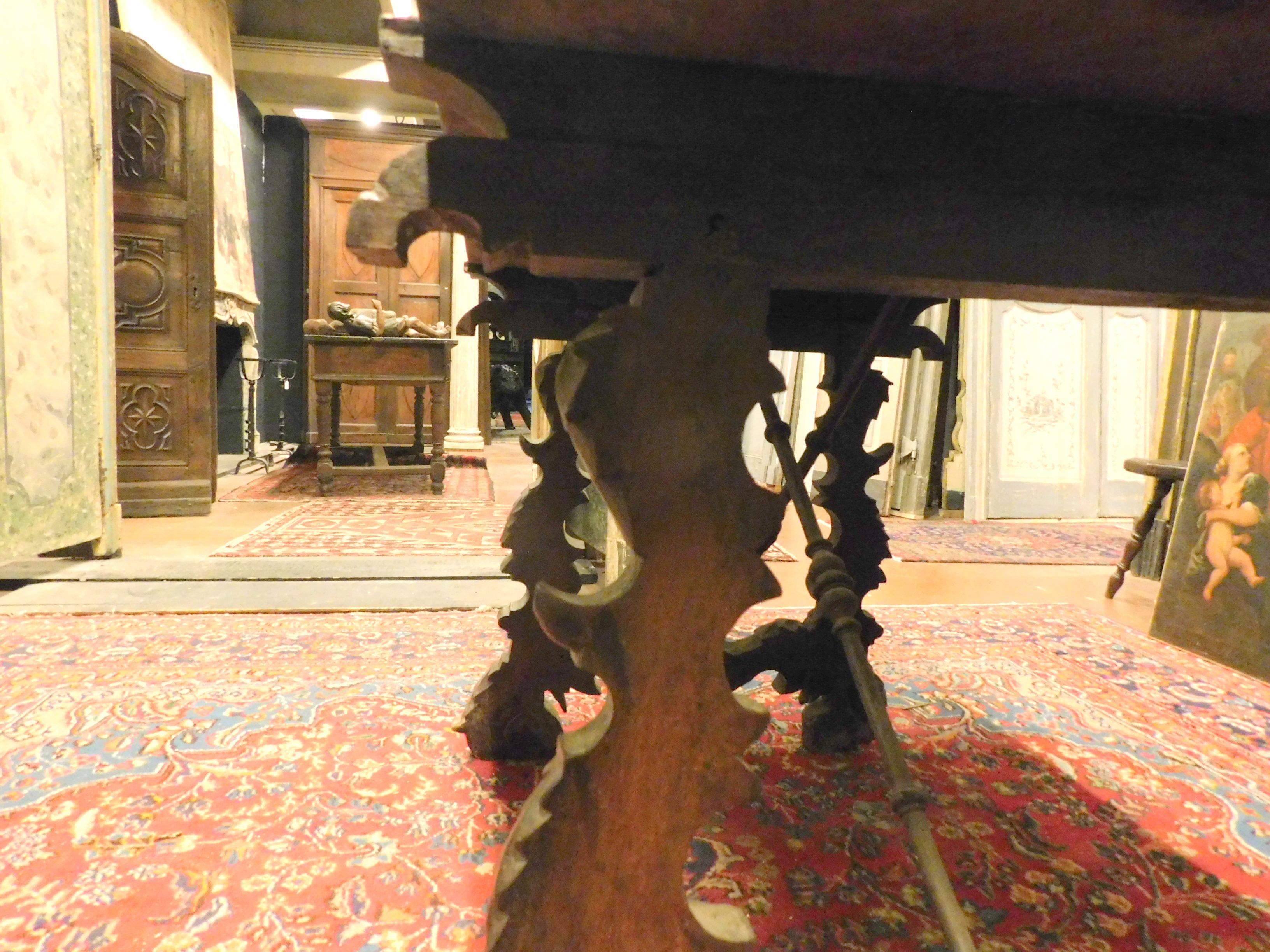 Table de réfectoire ancienne en noyer, pieds ondulés et fer, Espagne du XVIIIe siècle en vente 2