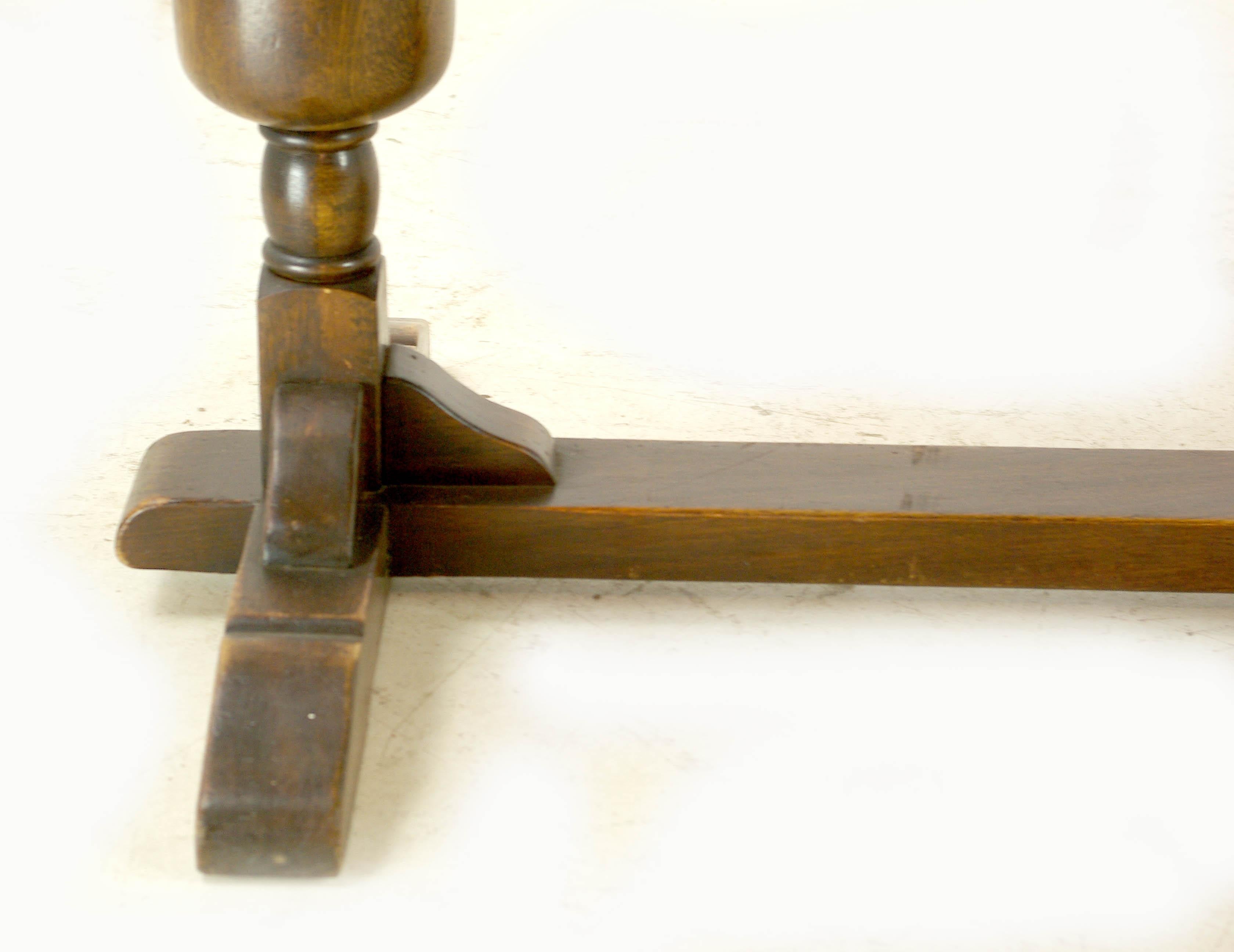 antique table with pull out leaves