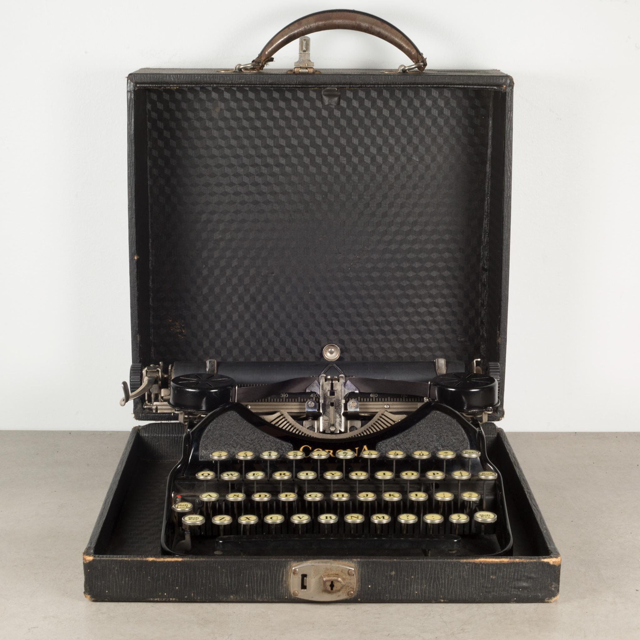 Metal Antique Refurbished Corona Four Portable Typewriter c.1924