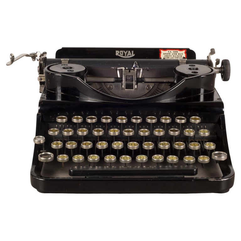 Antique Refurbished Depression Era Royal Junior Portable Typewriter c