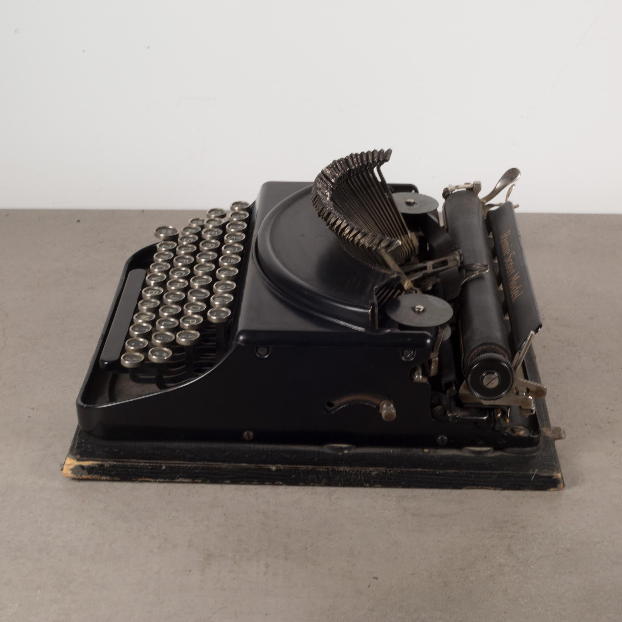 Antique Refurbished Portable Remie Scout Model Typewriter, C.1939 In Good Condition In San Francisco, CA
