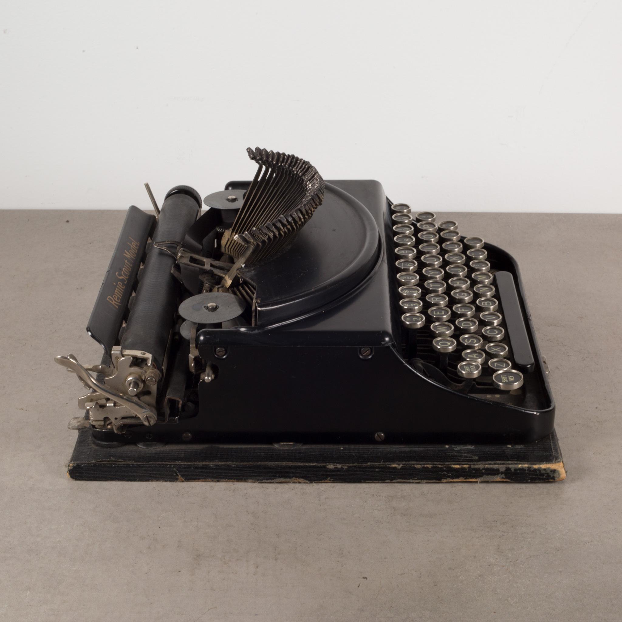 Metal Antique Refurbished Portable Remie Scout Model Typewriter, C.1939