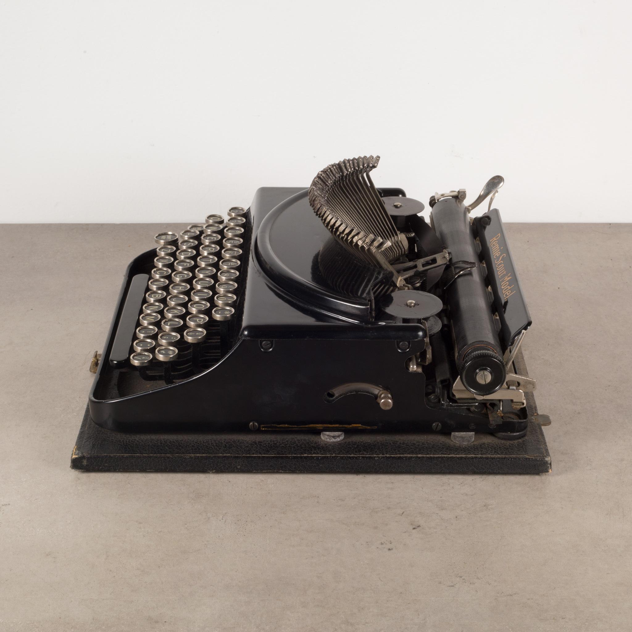 Metal Antique Refurbished Portable Remie Scout Model Typewriter, C.1939