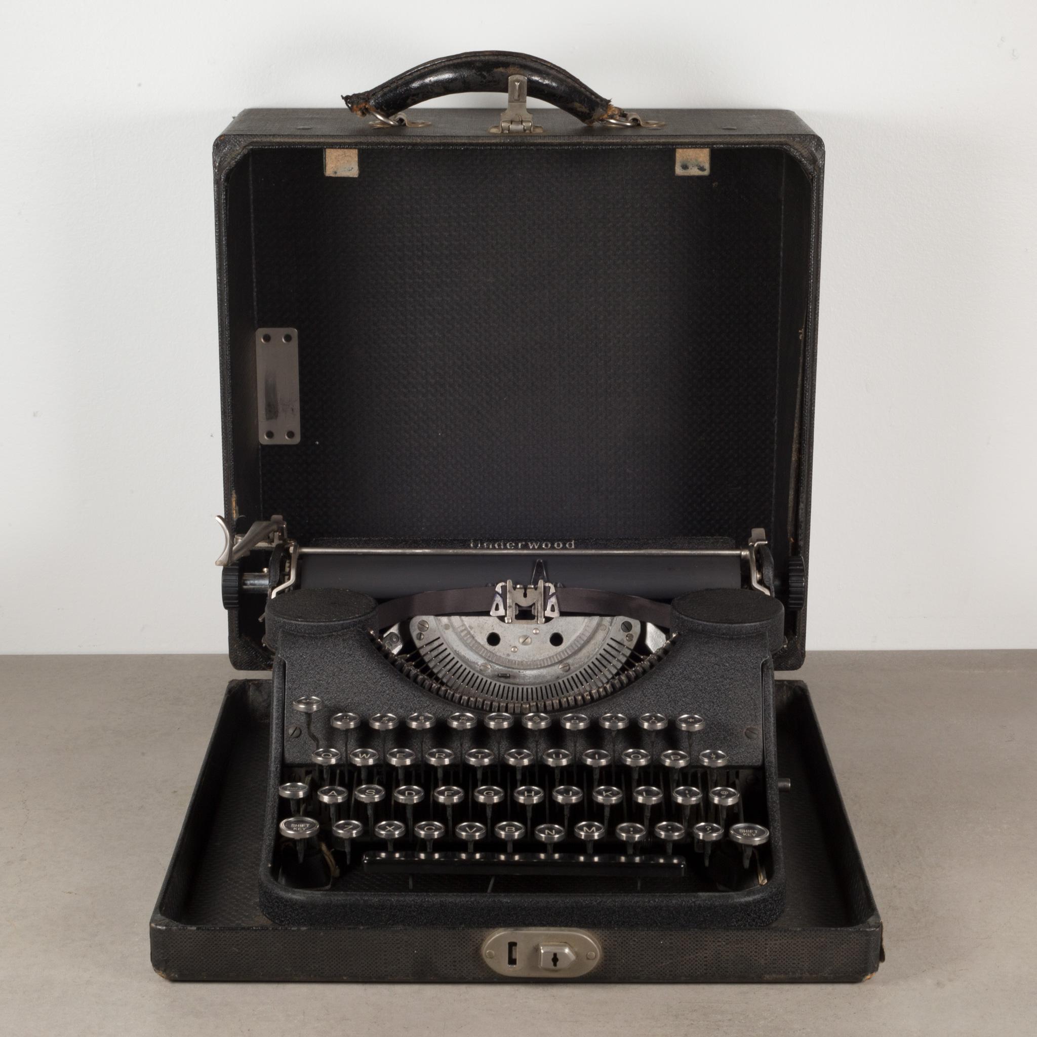 Antique Refurbished Portable Underwood Leader Typewriter, c.1938 1