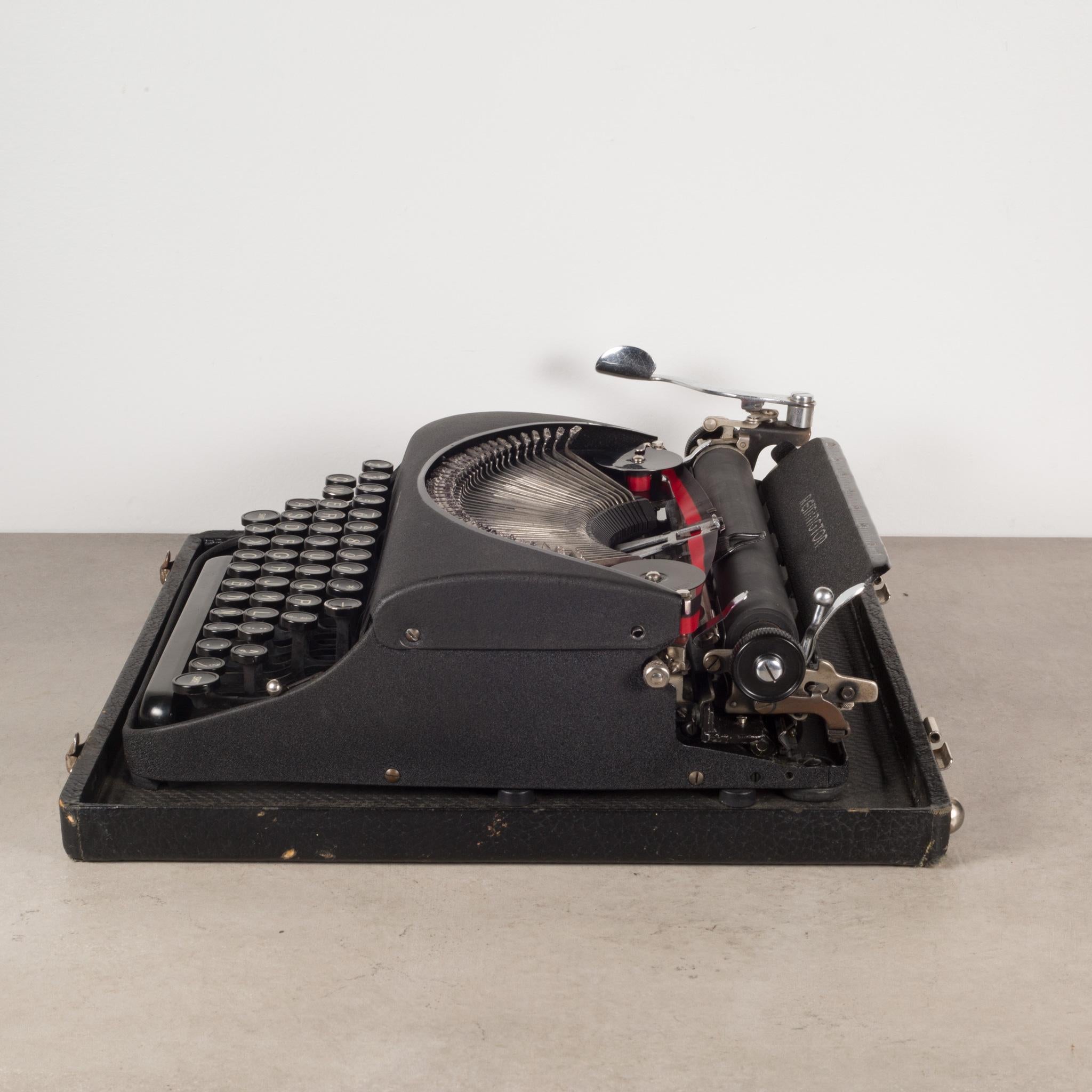 Antique Refurbished Remington Envoy Portable Typewriter c.1942 In Good Condition In San Francisco, CA