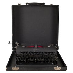 Type-writer portable Remington Envoy restauré et remis à neuf, vers 1942