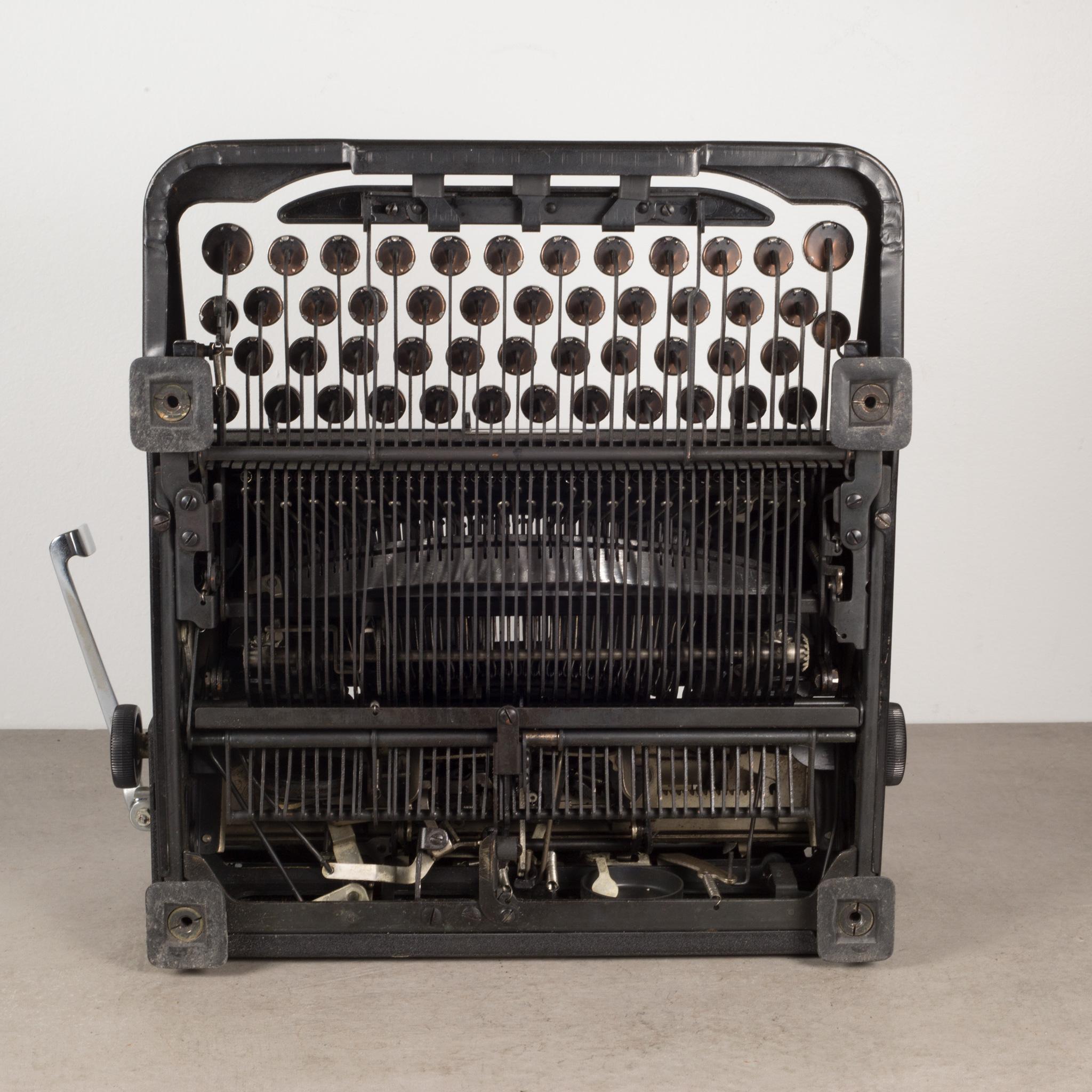 20th Century Antique Refurbished Royal Aristocrat Typewriter c.1939