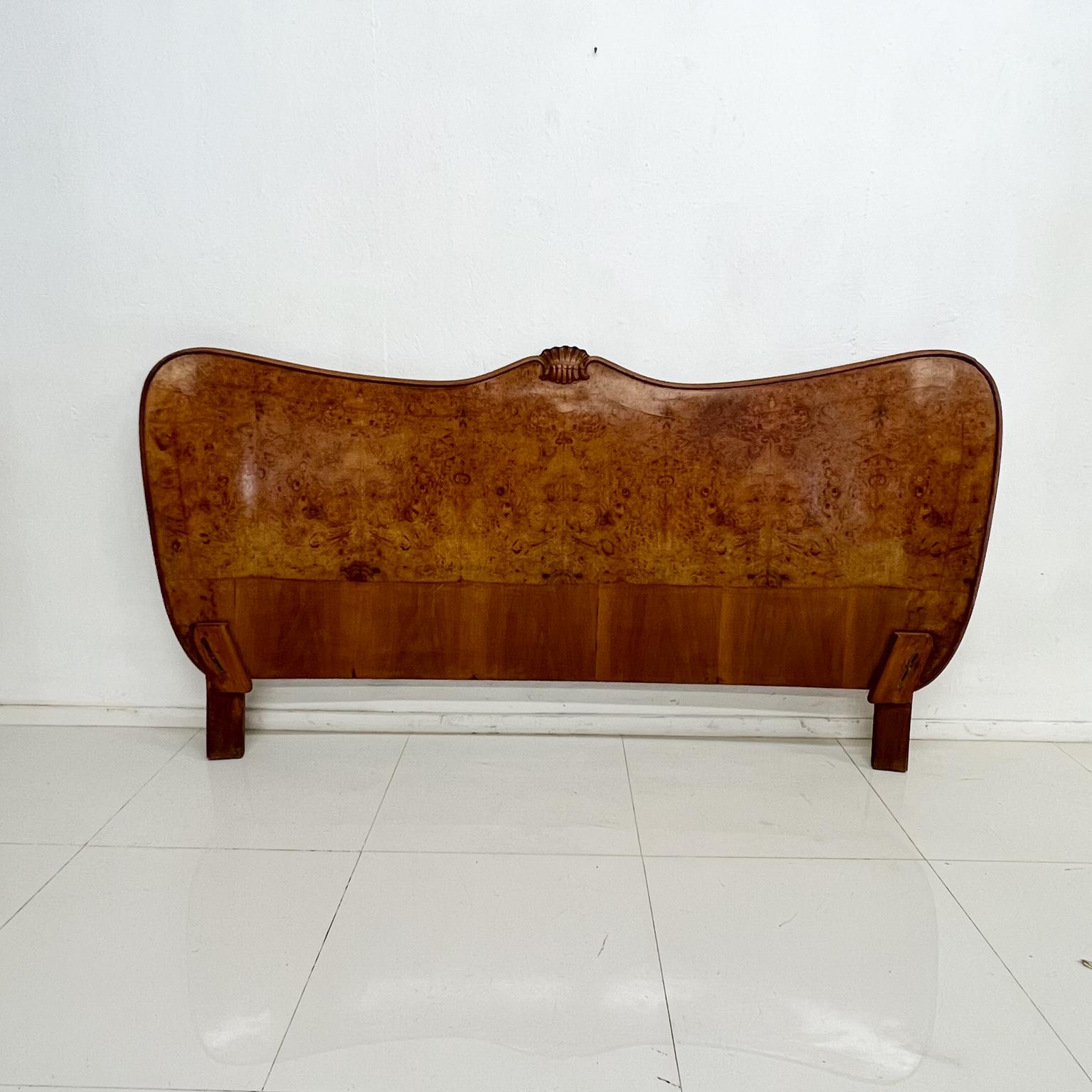 Italian KING Headboard
European vintage sculptural Italian burlwood scroll convex crown headboard
Handcrafted Italy
Milano stamp
Measures: 83.5 width x 43 tall x 4.75 depth with curve, 2.25 thickness
Preowned unrestored vintage condition.
See images