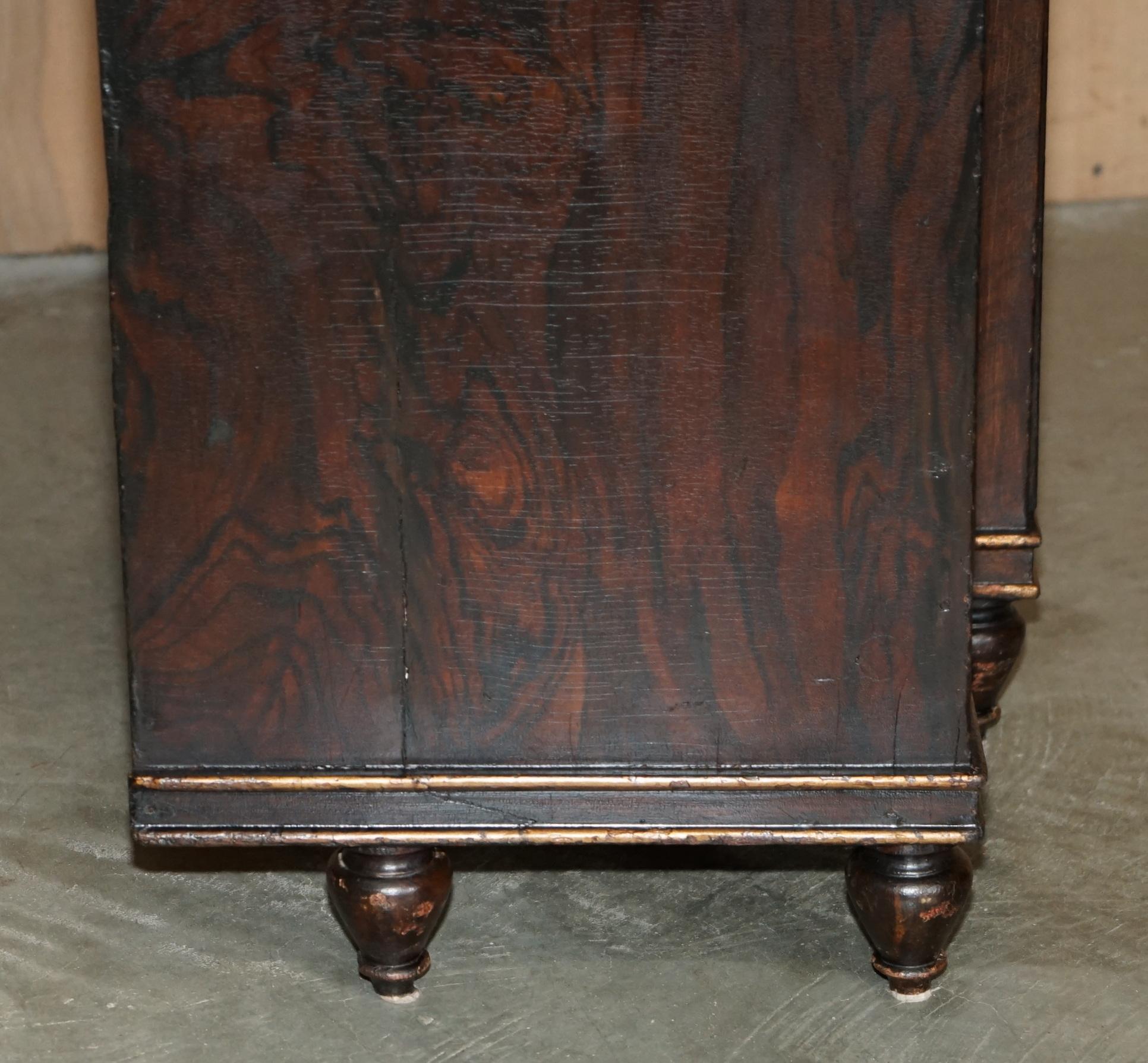 ANTIQUE REGENCY 1810 SIMULATED HARDWOOD CHINESE CHINOISERIE BREAKFRONT SiDEBOARD en venta 9
