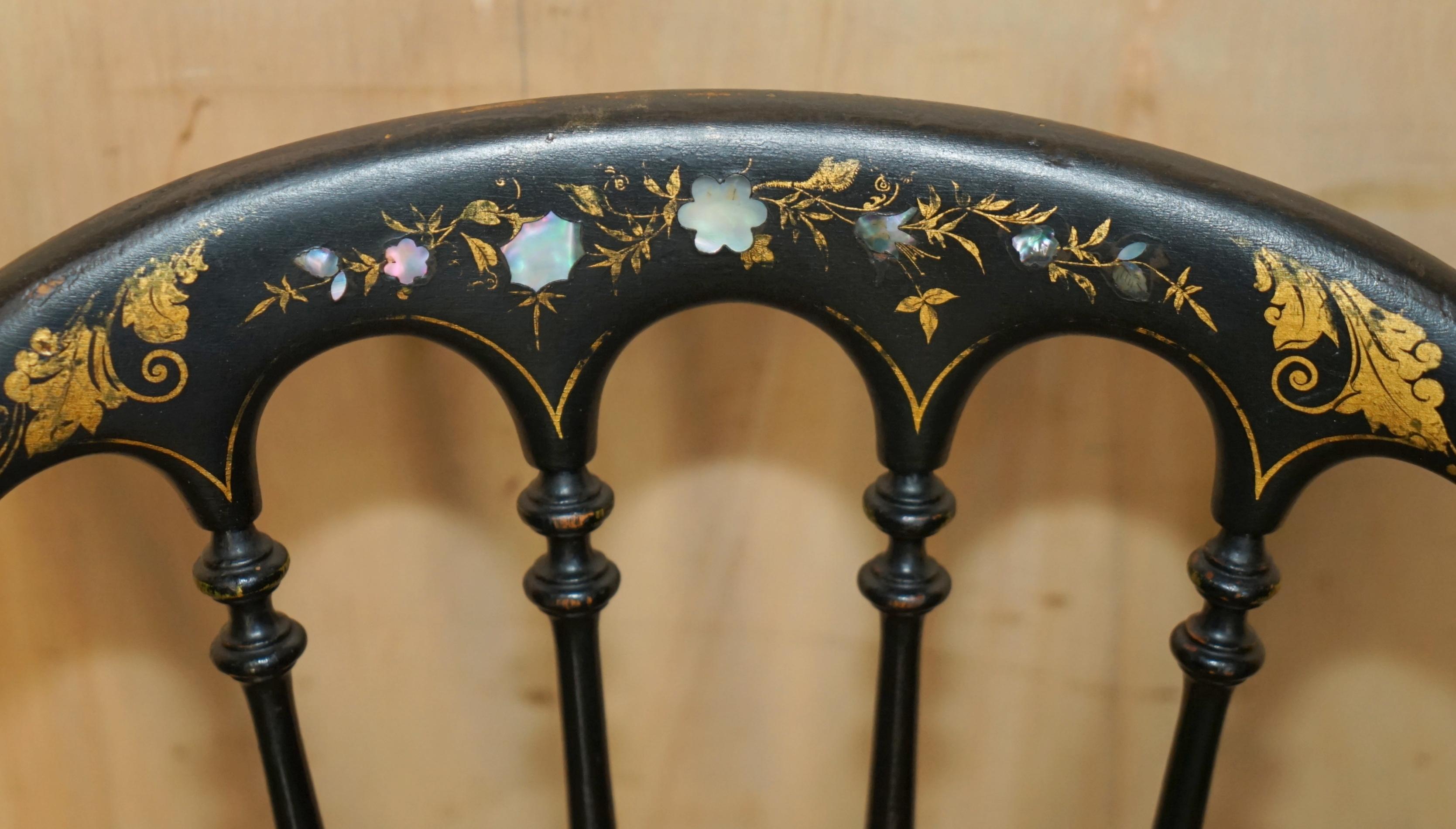 Hand-Crafted ANTIQUE REGENCY 1815 EBONiSED MOTHER OF PEARL SILK CHESTERFIELD SEAT SIDE CHAIR For Sale